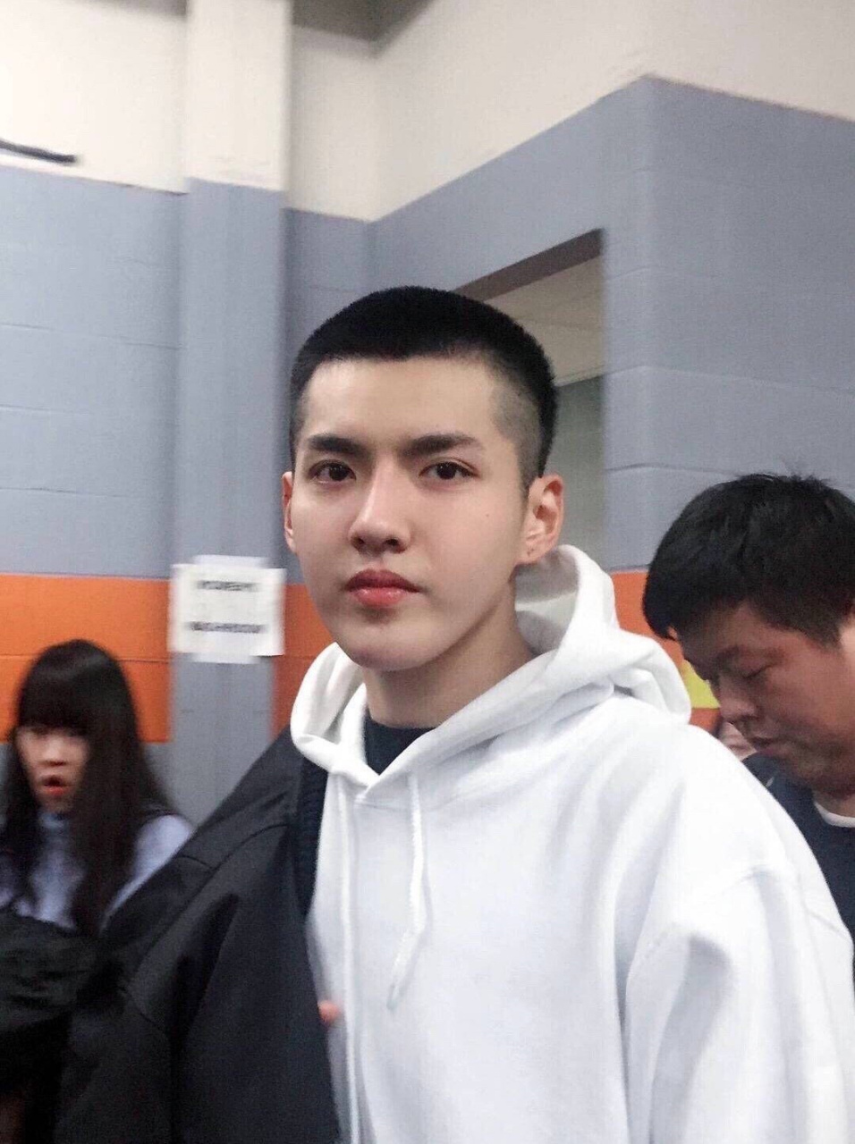 发现美好时光# 吴亦凡的寸头造型怎么样,大家嗨喜欢吗?