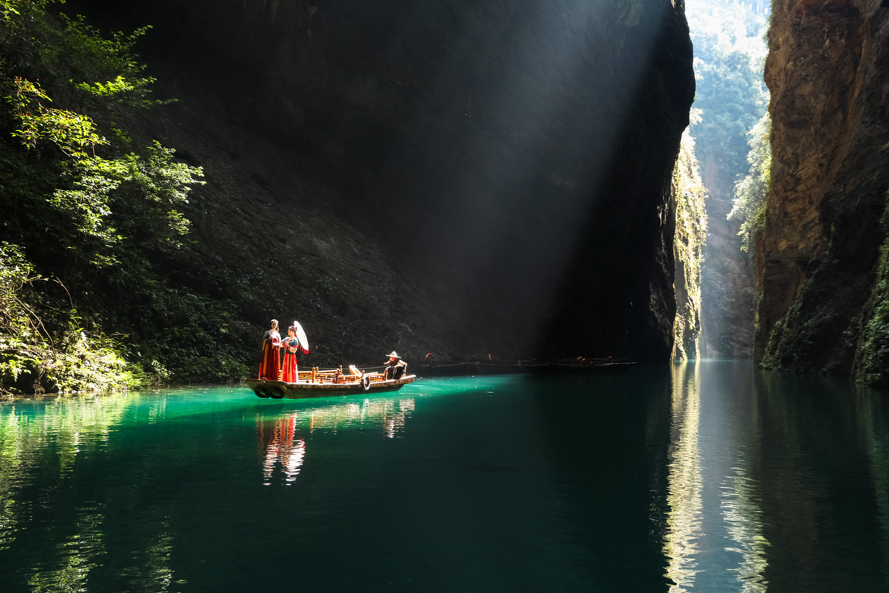 鹤峰屏山峡谷照片图片