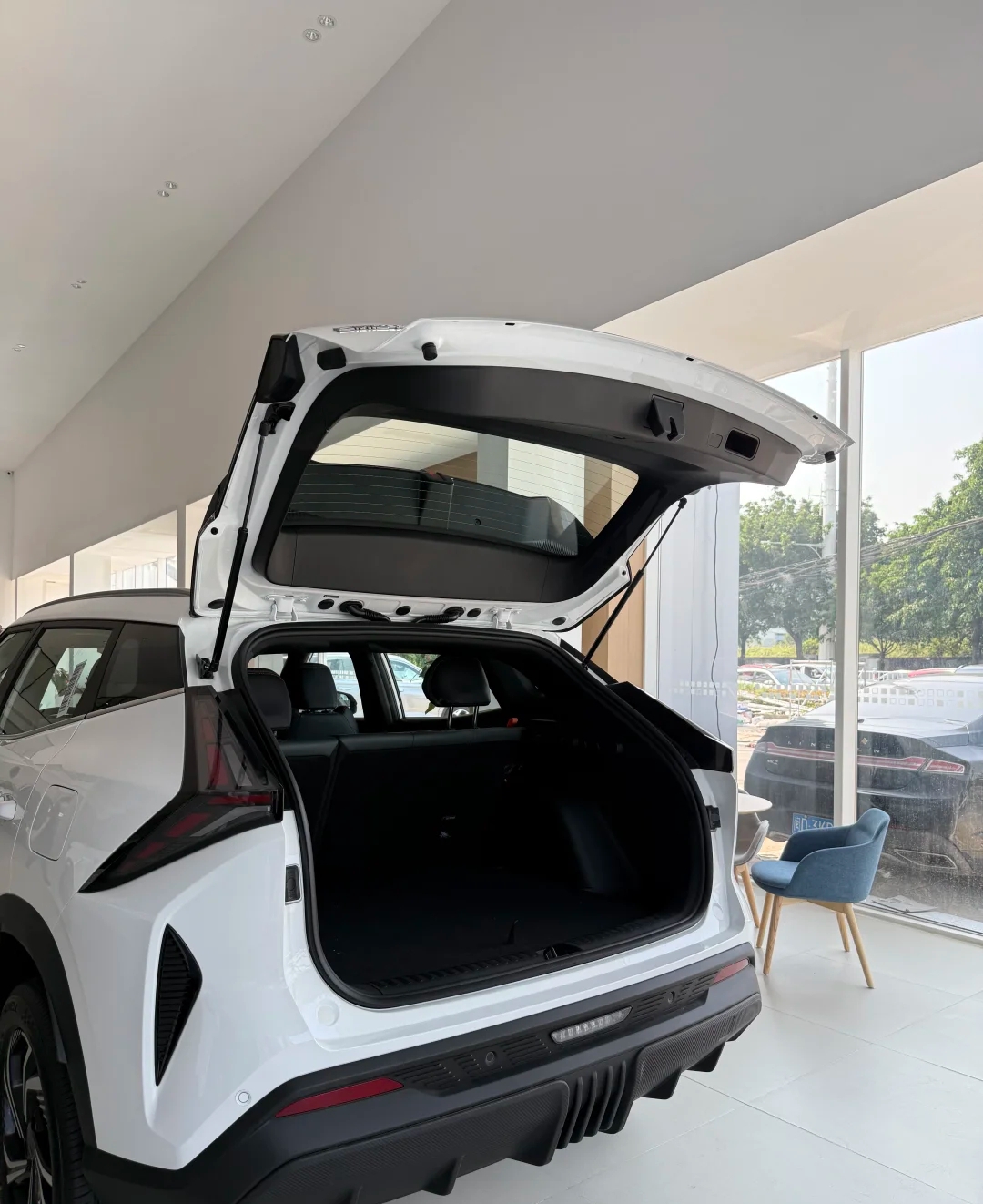 这车开起来太舒服了,必须来分享一下～ 首先颜值就赢了!