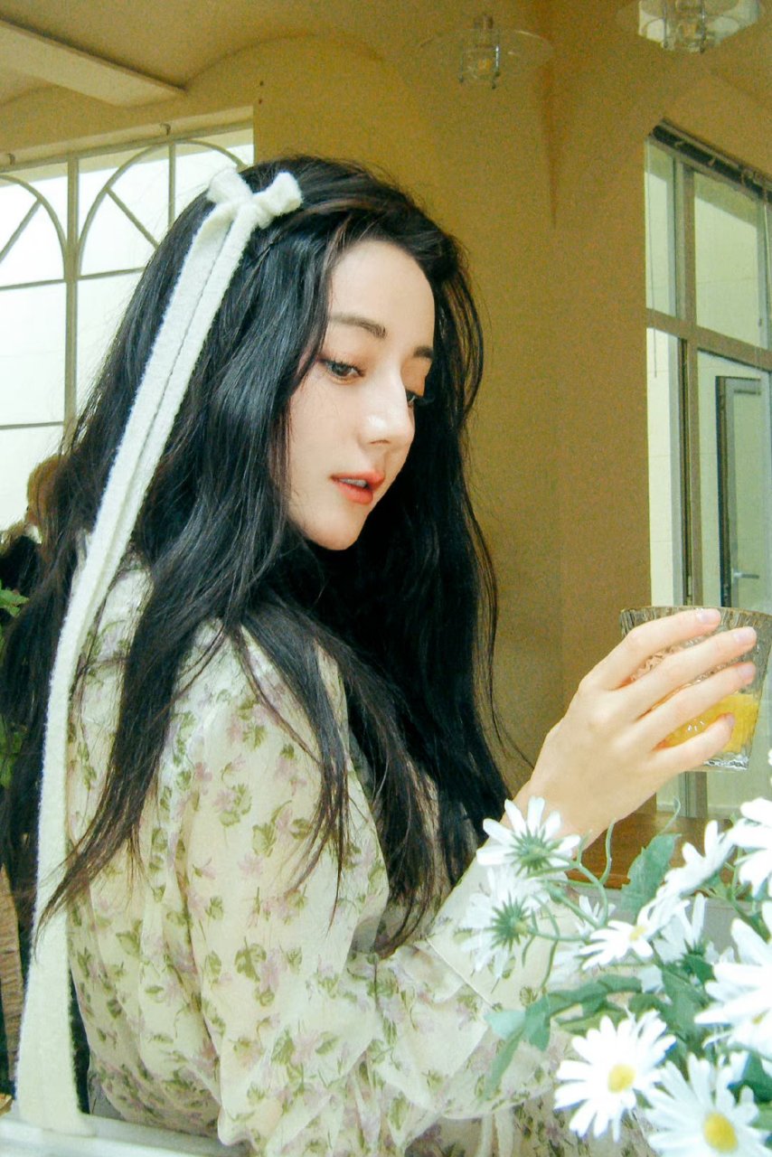 明星生图大赏# 迪丽热巴61迪力木拉提:因为有了黑暗,星星才会如此