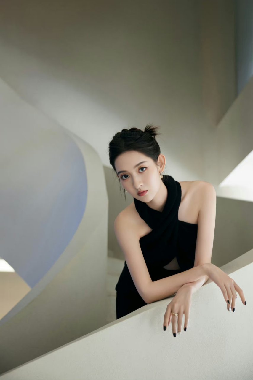 出席2023年微博电影之夜 #王玉雯# #每日明星美图# #娱乐最前沿