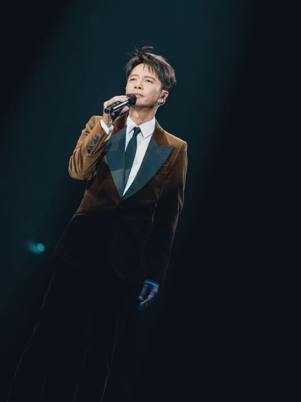 每一个看过李克勤演唱会的人,都有同样的感受,那就是稳,稳定的水平和