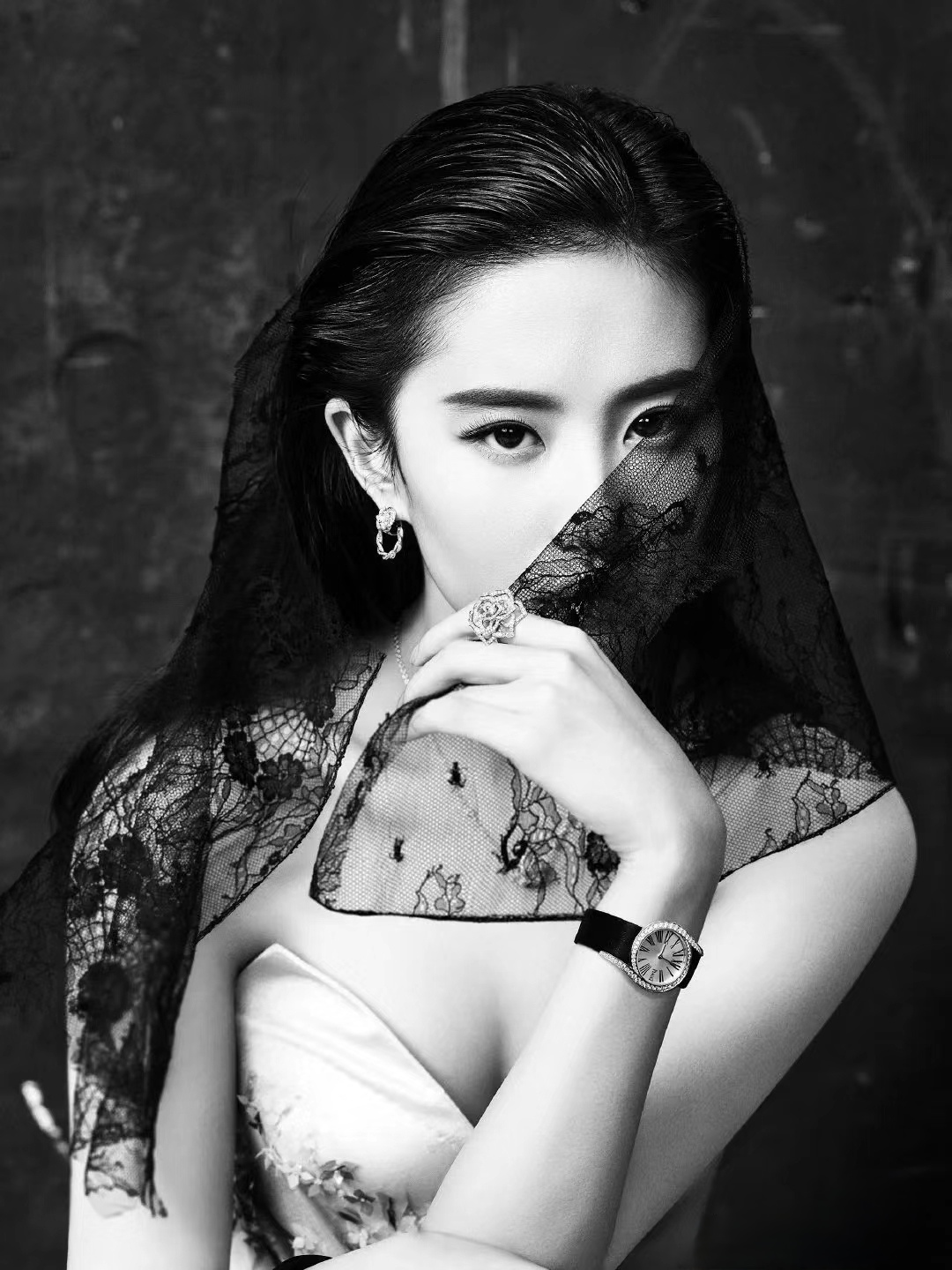 刘亦菲# 这个黑纱诱惑,真是绝了.