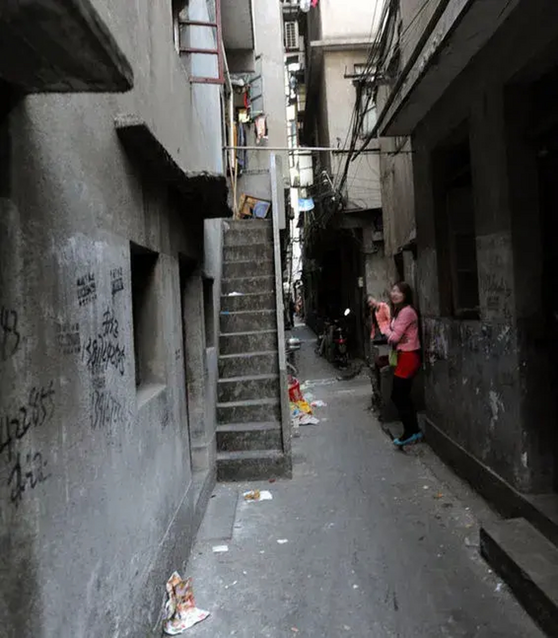 坚决反对城中村的爱情,几秒钟就两百块,这是多少人一天的工资啊!