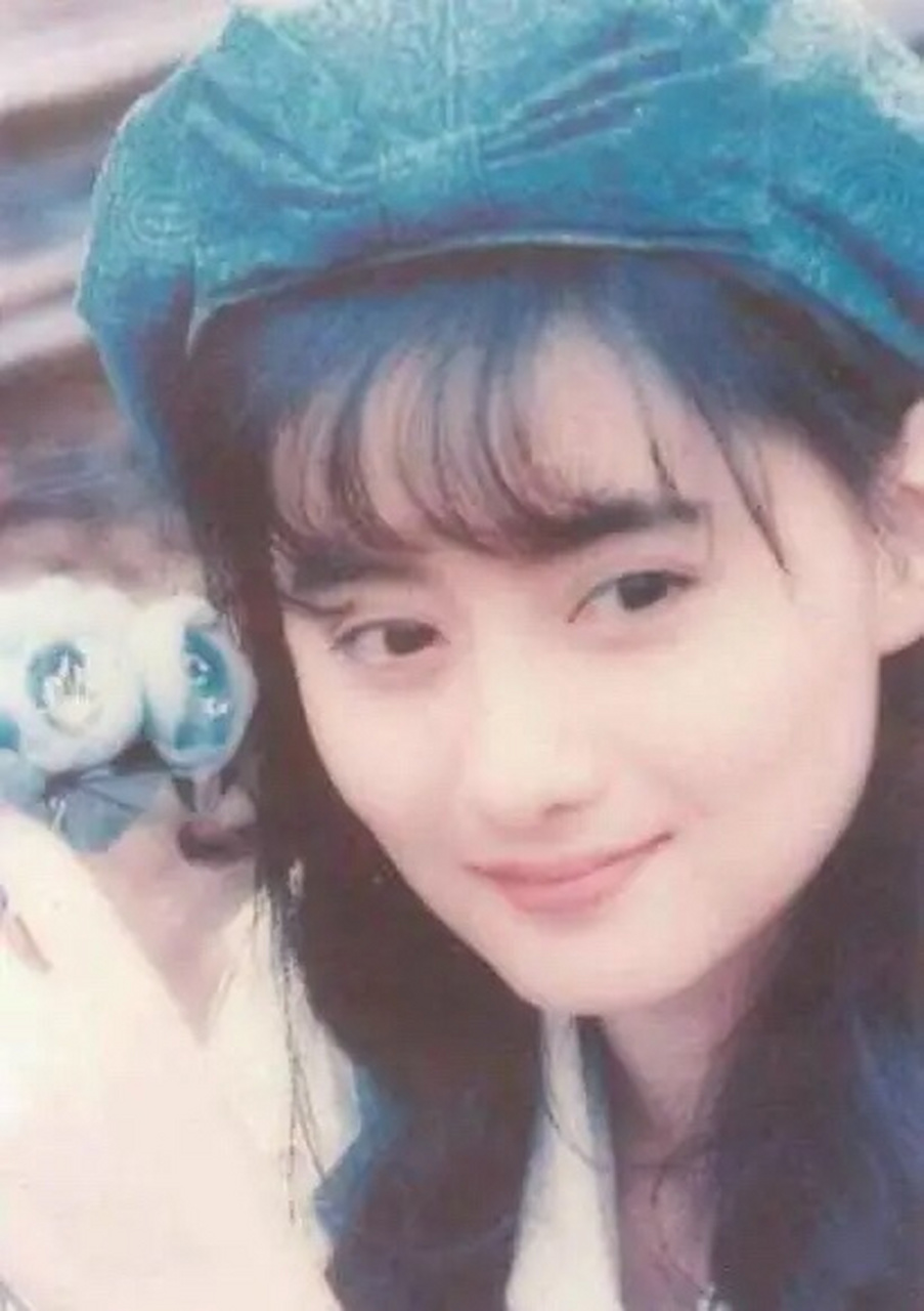 1996年《一帘幽梦》播出,陈德容更火了.