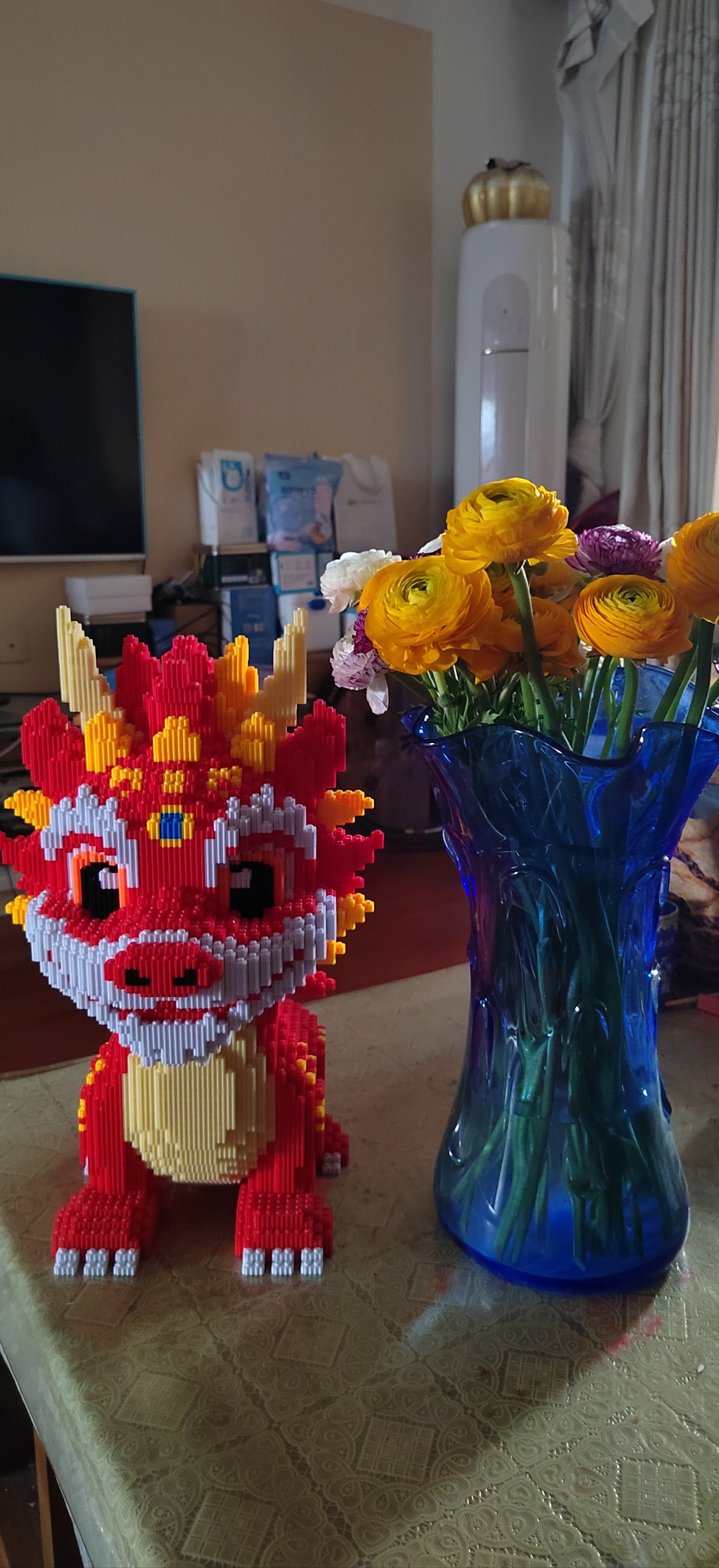 🌟  🎉 哇塞,这个小积木堆砌的龙头简直太酷了!