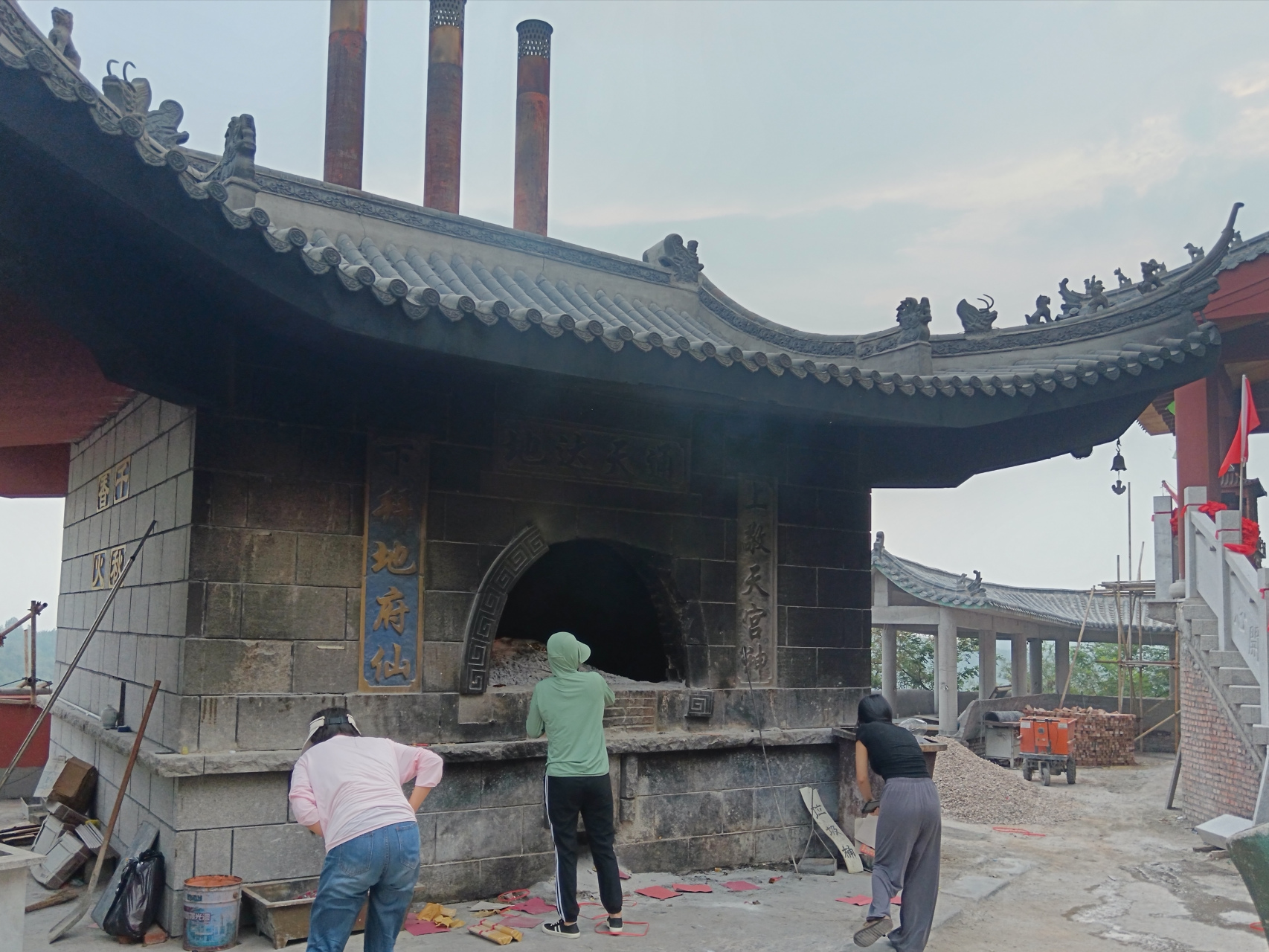 一生总得来一次东京山庙,这里是鳌山卫的雅典神庙——众神会聚之地.