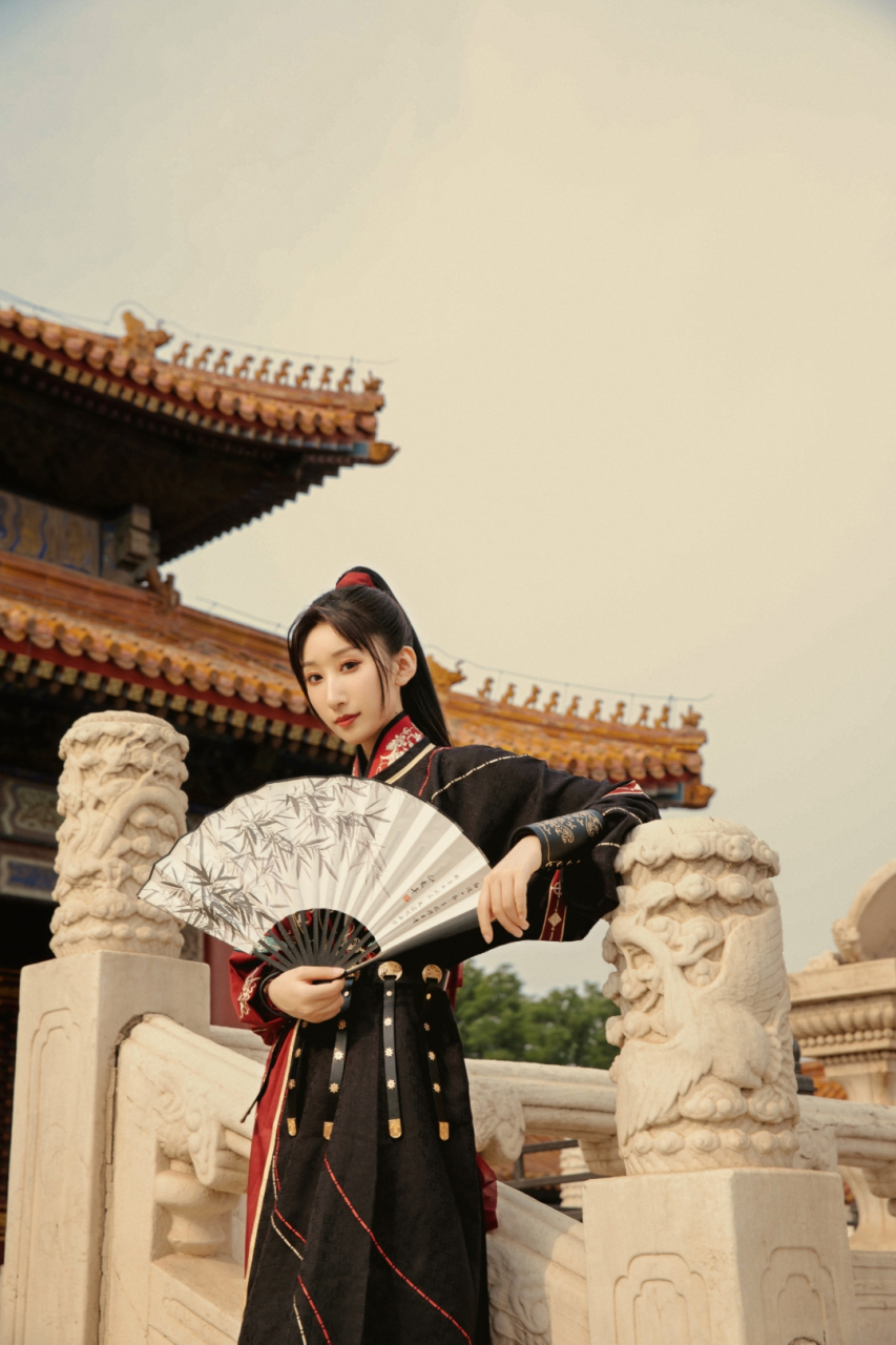 古风 君君女侠写真 #等什么君# #向全世界安利等什么君#   来一波新
