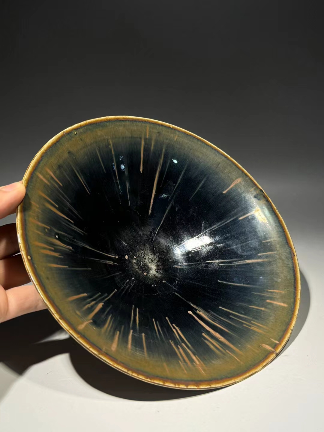 精品收藏 北宋 定窑黑釉天外飞仙斗笠盏. 67尺寸:高:5公分 直径:18.