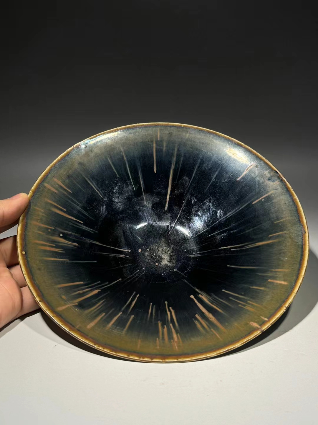 精品收藏 北宋 定窑黑釉天外飞仙斗笠盏. 67尺寸:高:5公分 直径:18.