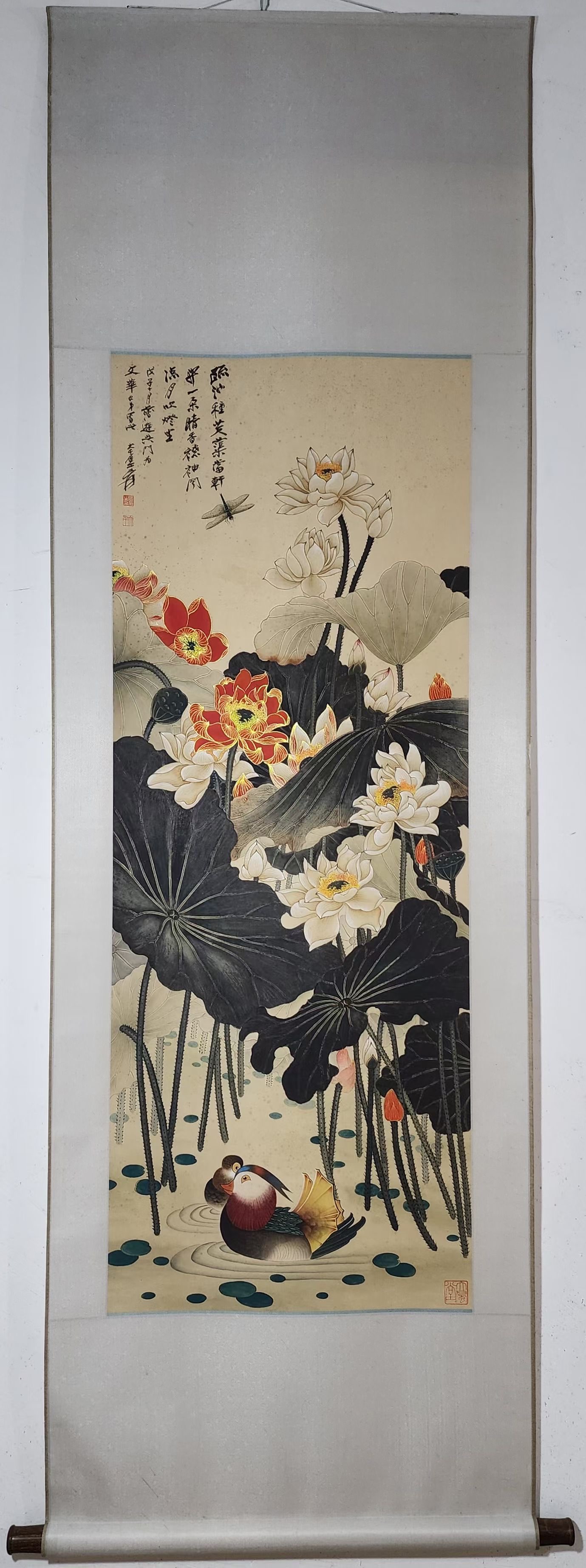 精品收藏 张大千 荷花鸳鸯图立轴. 画心尺寸:130*49.5cm