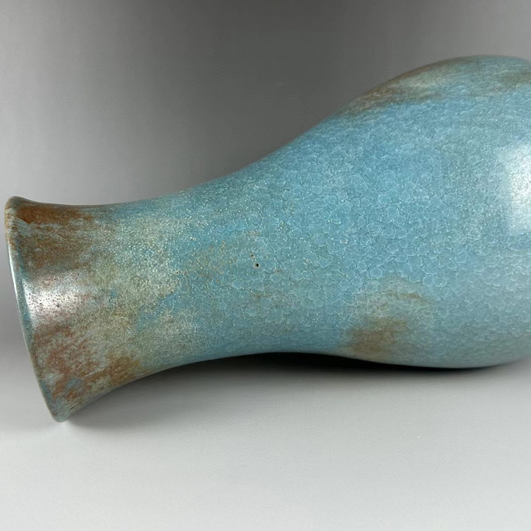 精品收藏   北宋 汝窑天蓝釉冰裂纹梅瓶 . 尺寸:高40.