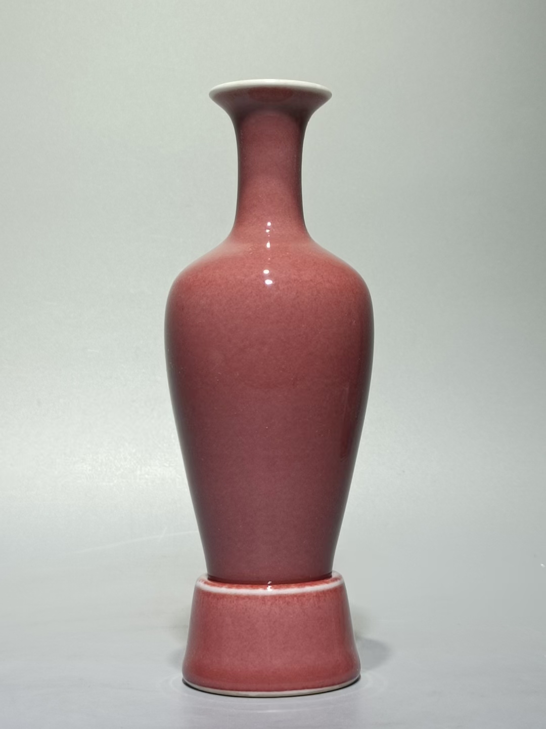 精品收藏 清康熙款,豇豆红柳叶瓶. 尺寸: 高:17.6cm  宽:6.5cm.