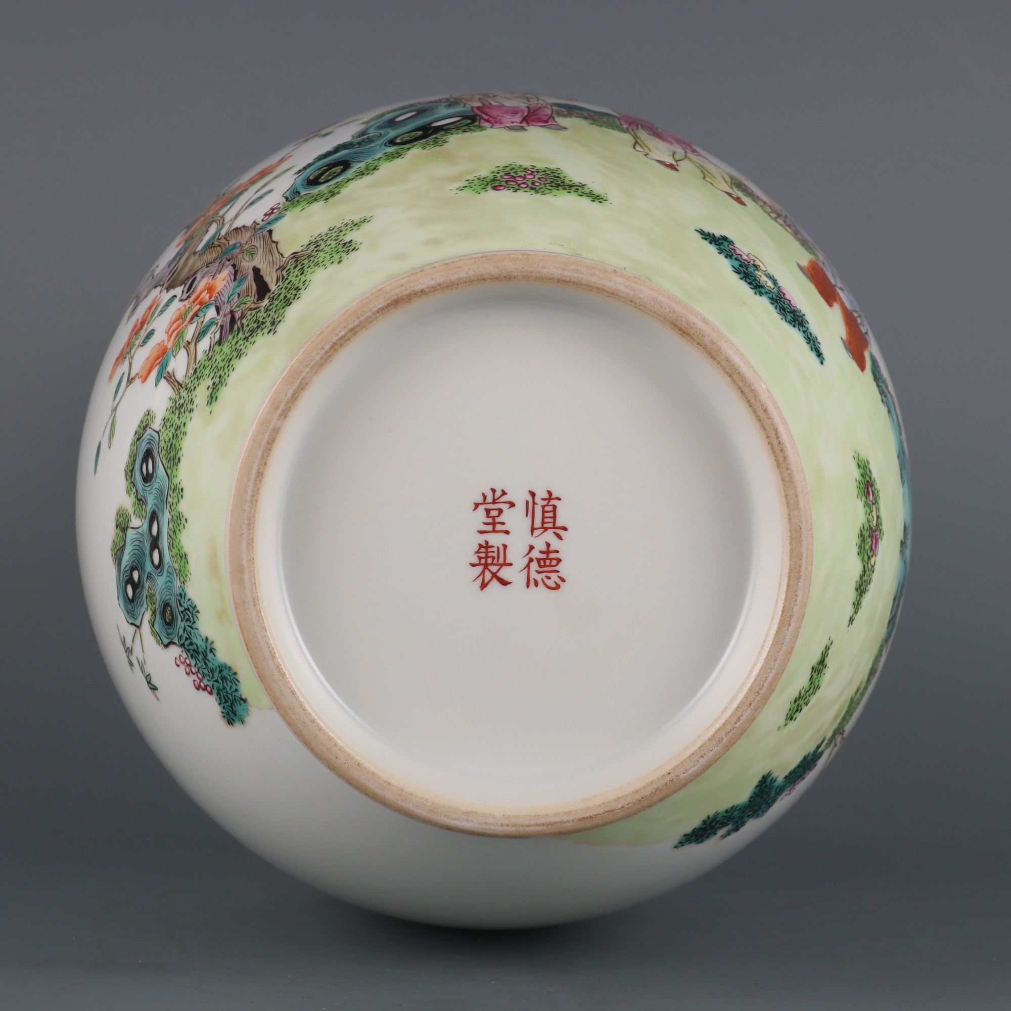 精品收藏 清道光年制(慎德堂款)粉彩婴戏图筒瓶. 尺寸:高度:30