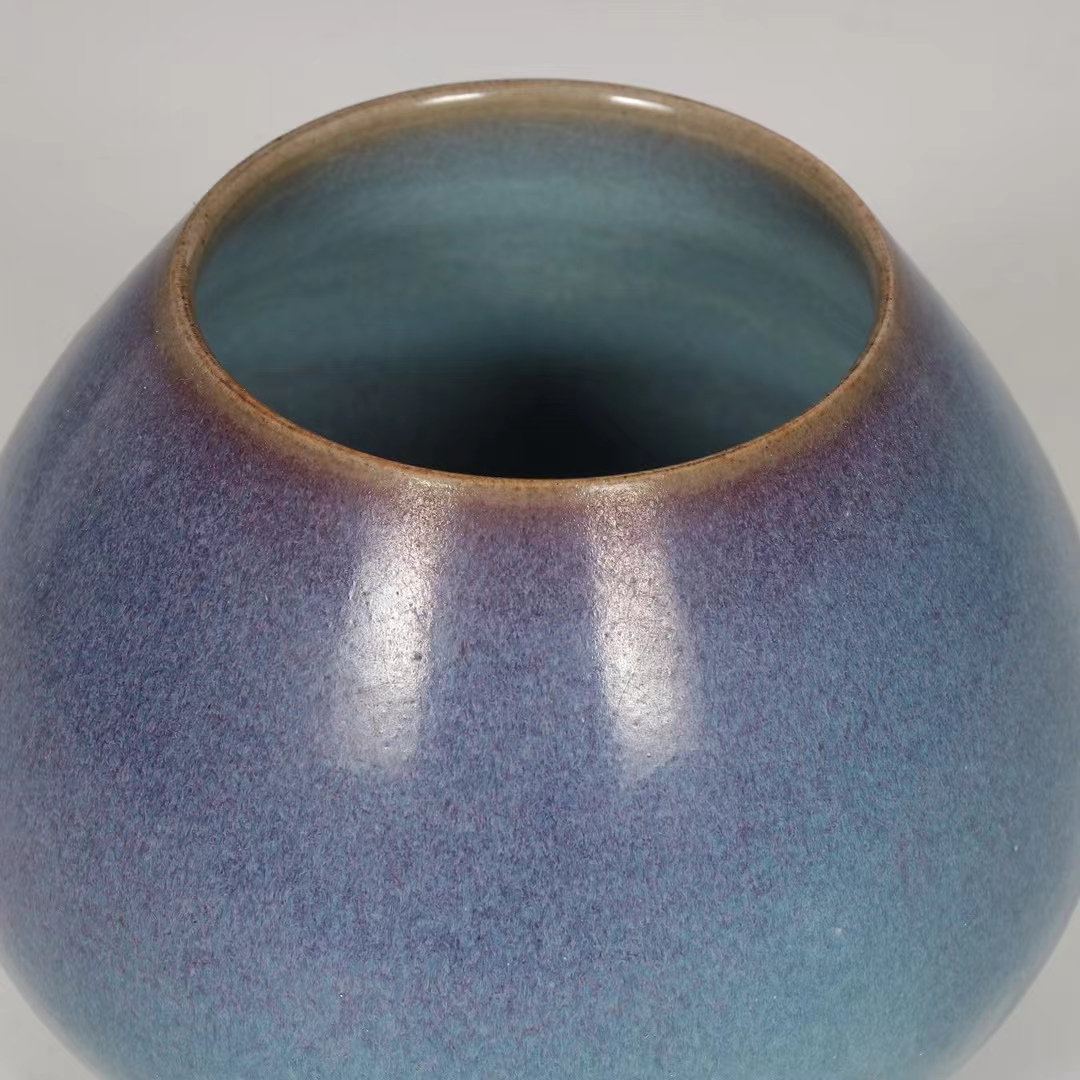 精品收藏 宋  钧窑葡萄紫釉鸡心罐.