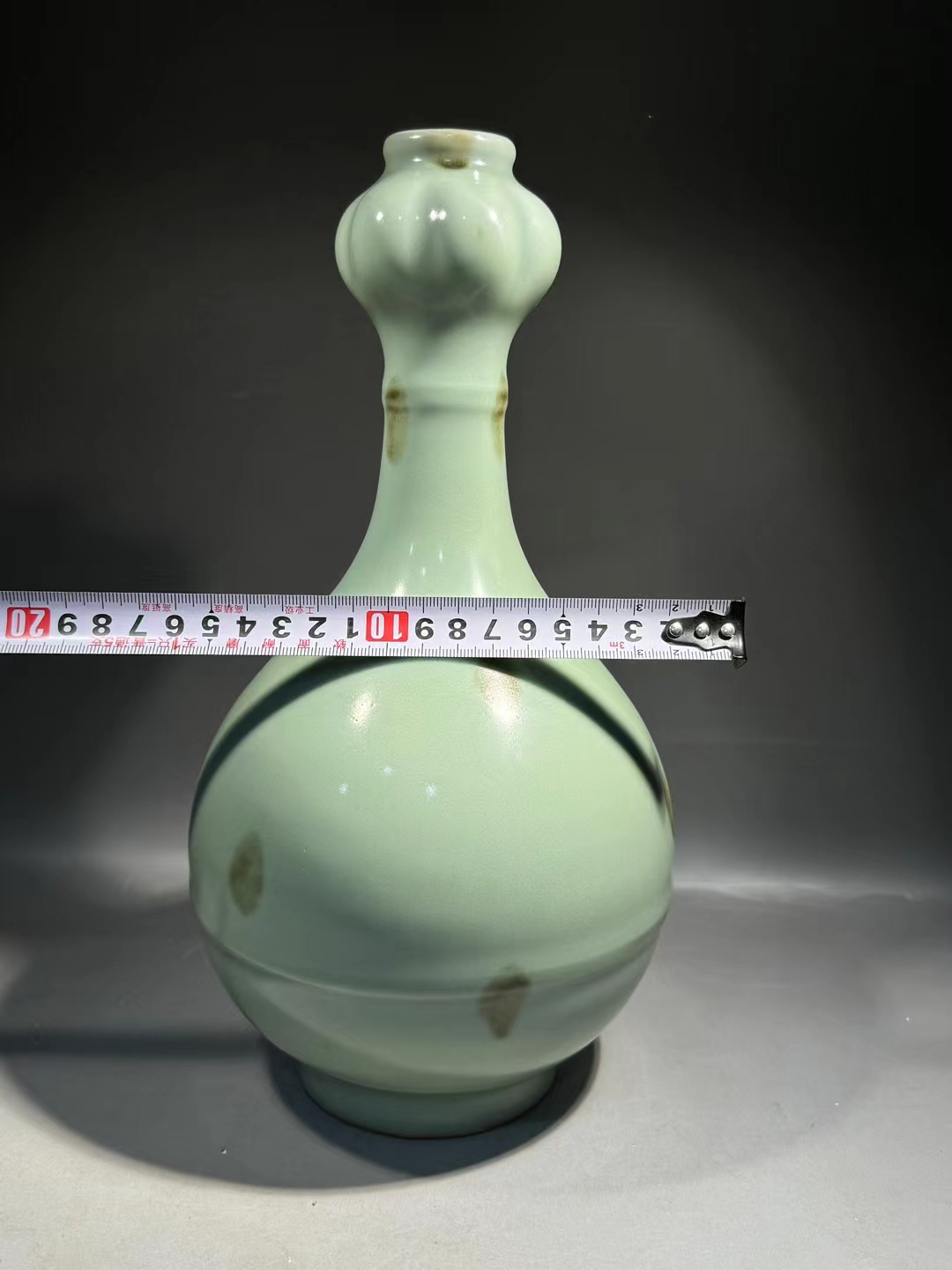 精品收藏 元 龙泉窑青釉褐斑蒜头瓶.