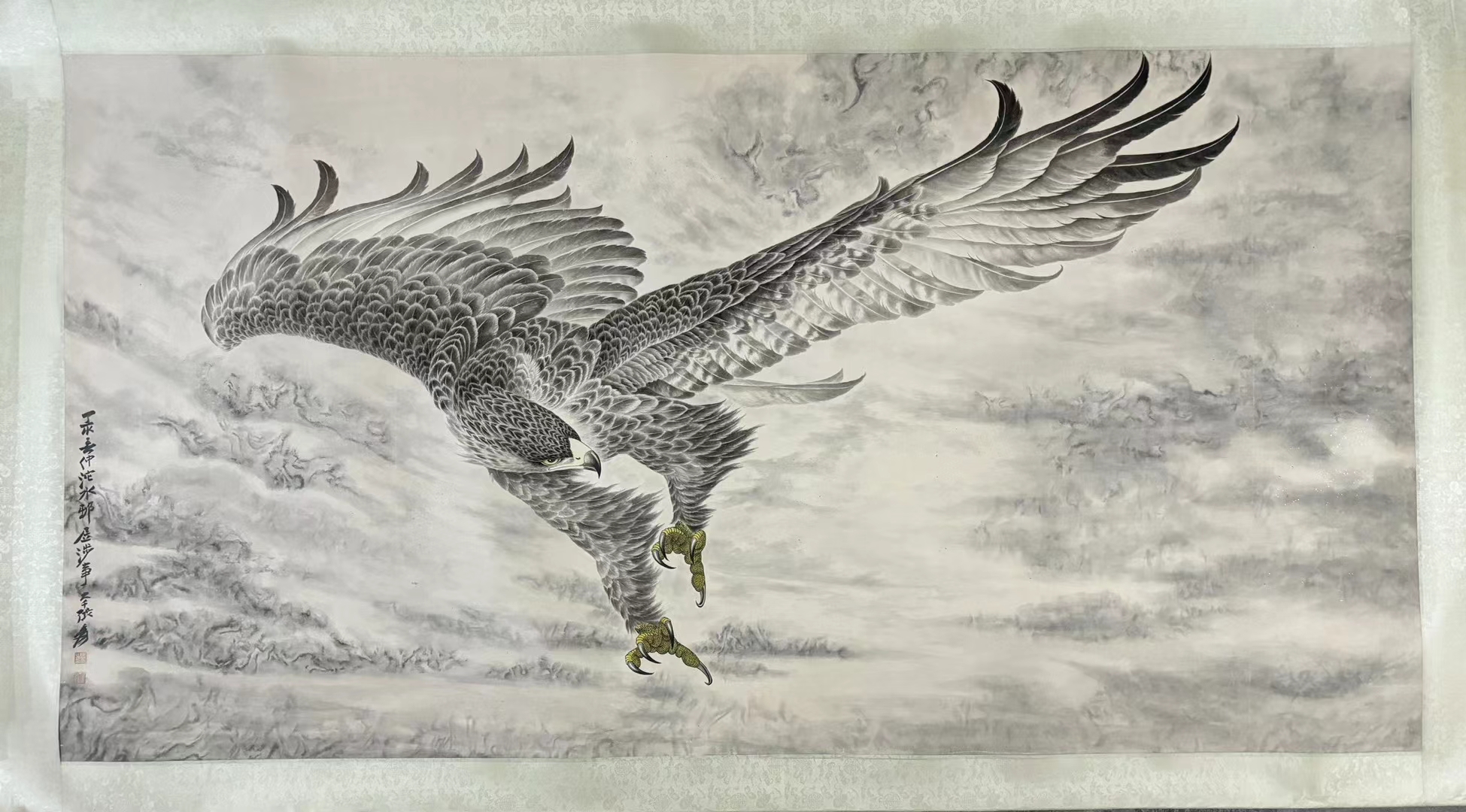 精品收藏 张大千 水墨画雄鹰图镜片. 画心尺寸:170*88.8cm.