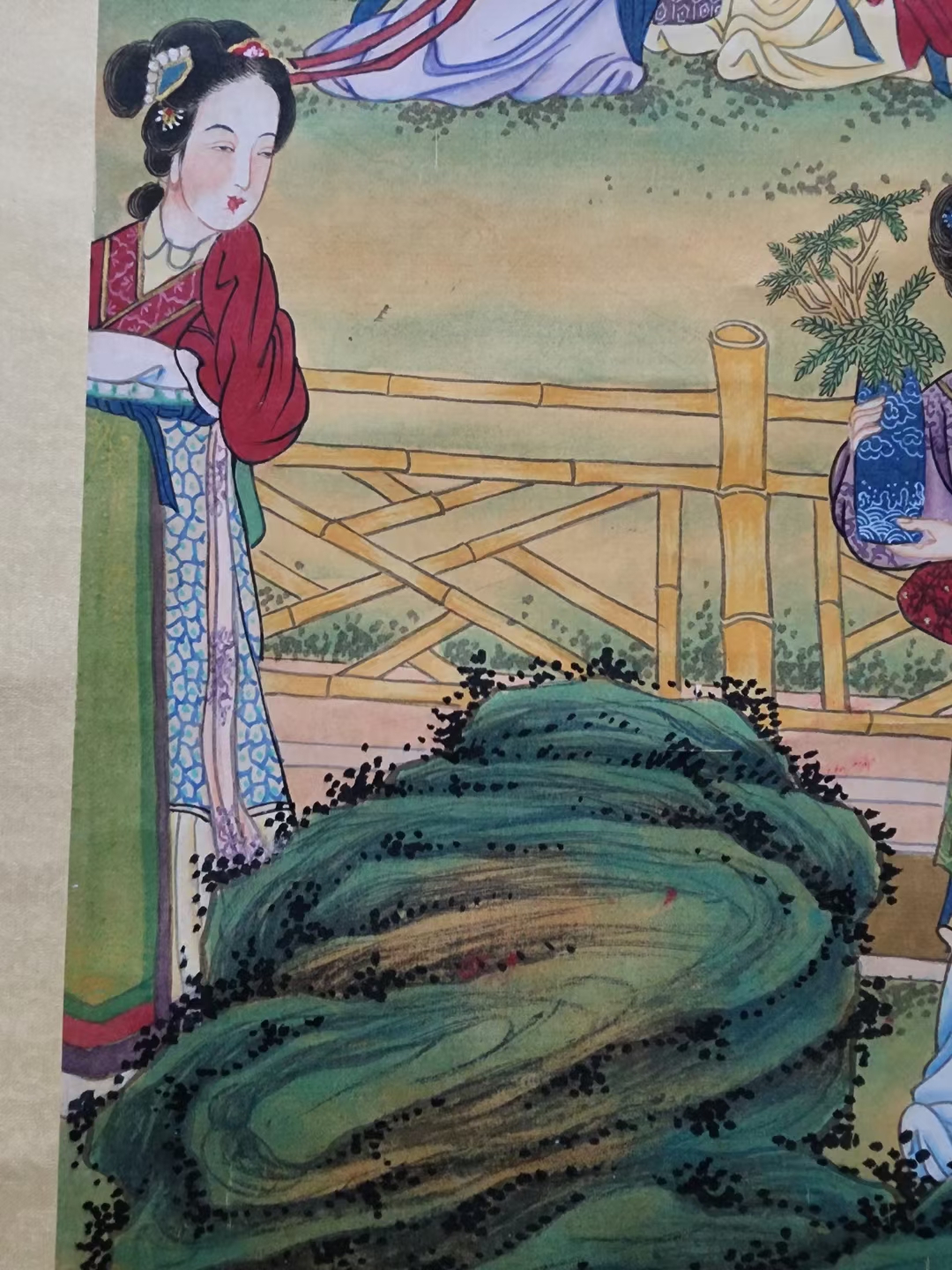 精品收藏 冯超然 仕女图立轴 绢画. 画心尺寸139*33.5cm.