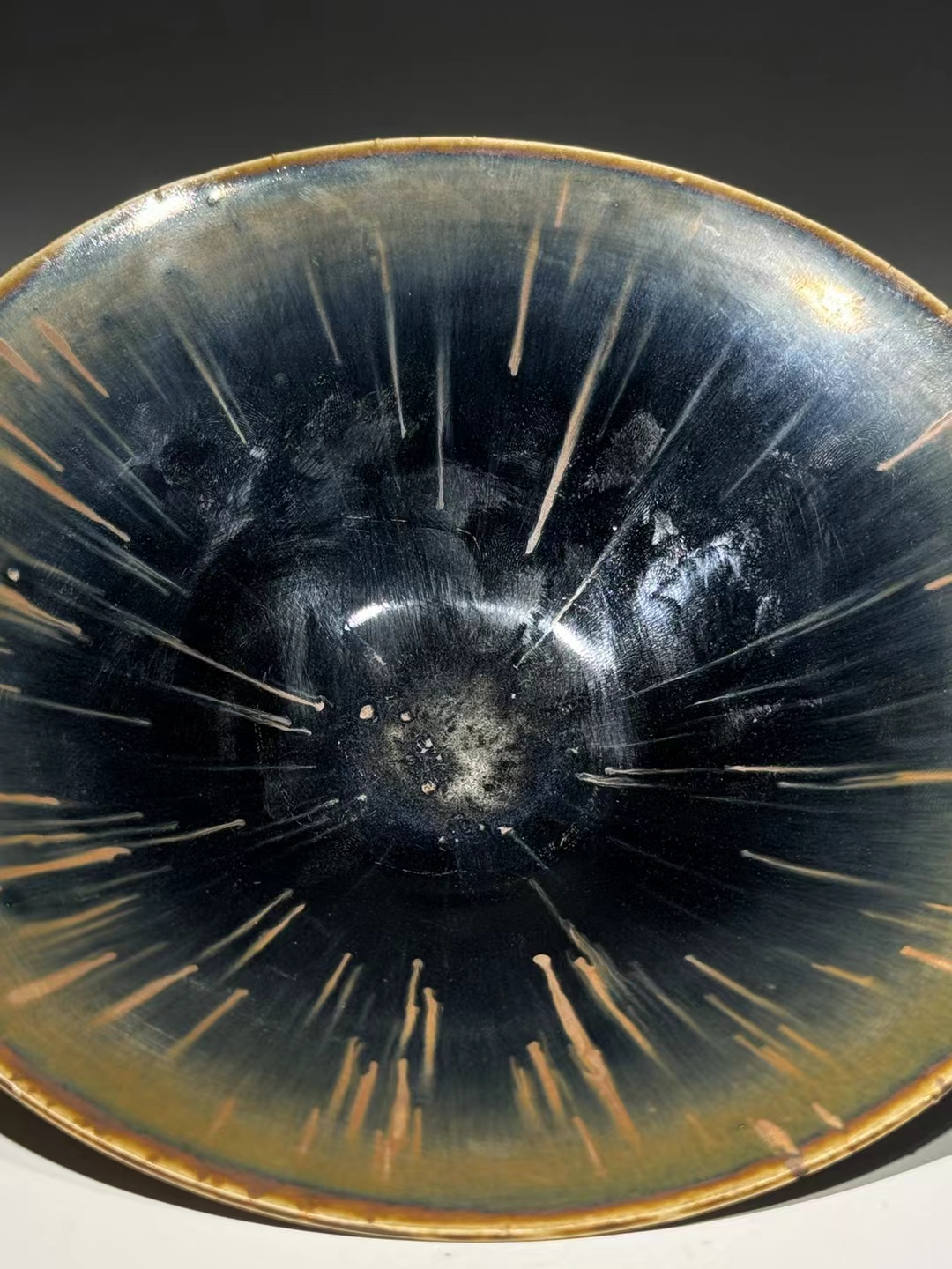 精品收藏 北宋 定窑黑釉天外飞仙斗笠盏. 67尺寸:高:5公分 直径:18.