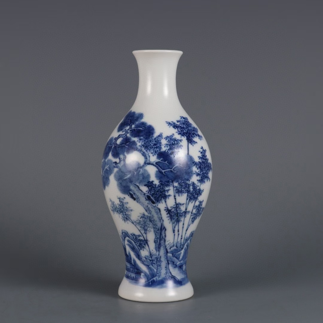 精品收藏 清 雍正年制青花松鹿同春观音瓶.  尺寸:高度20.