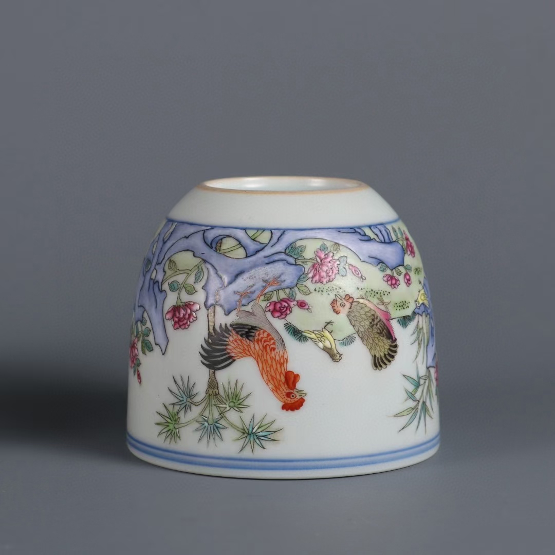 精品收藏 清 乾隆年制粉彩鸡缸杯. 尺寸:高度6.3㎝   口径7.2㎝.