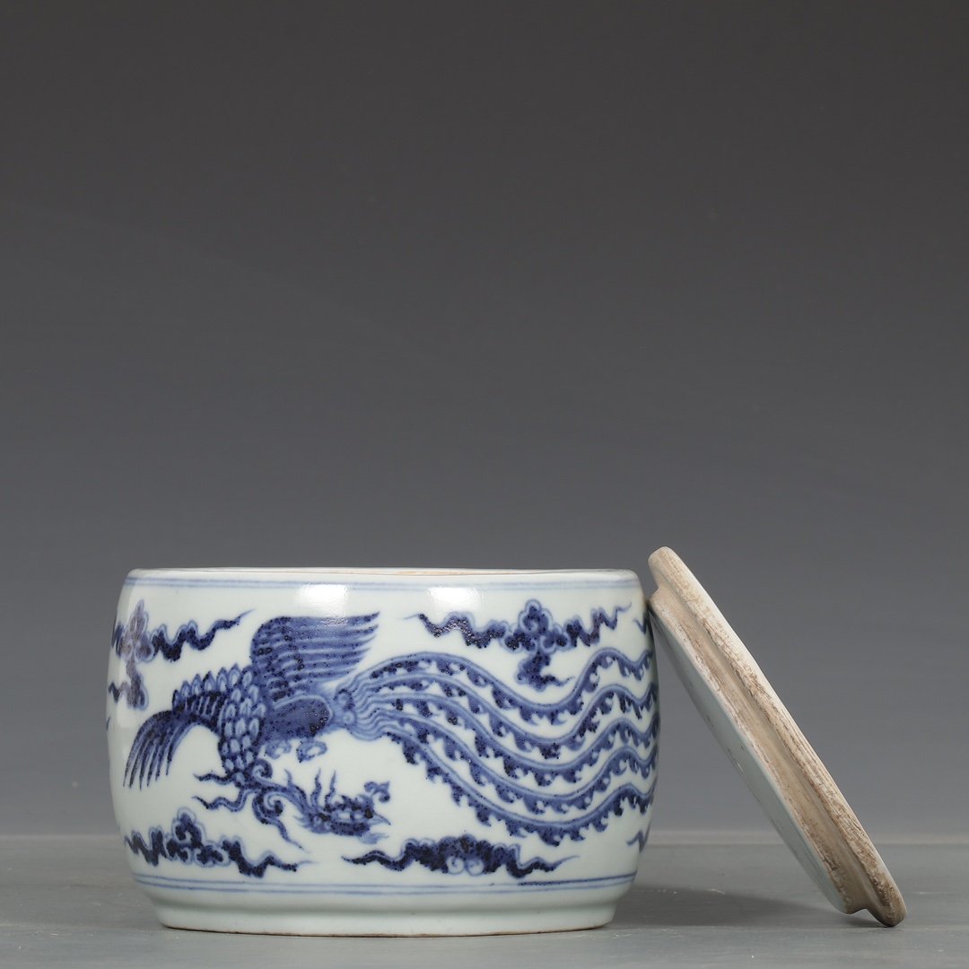 精品收藏 明宣德青花凤纹蟋蟀罐. 规格:高:9.5公分 口径:13.5公分