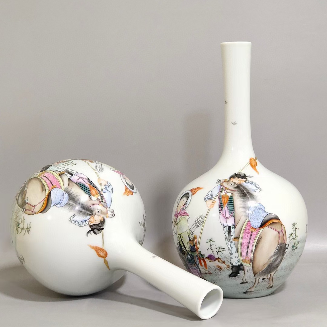 精品收藏 清代 雍正粉彩人物故事胆瓶. 尺寸:高22公分,直径11.5公分.