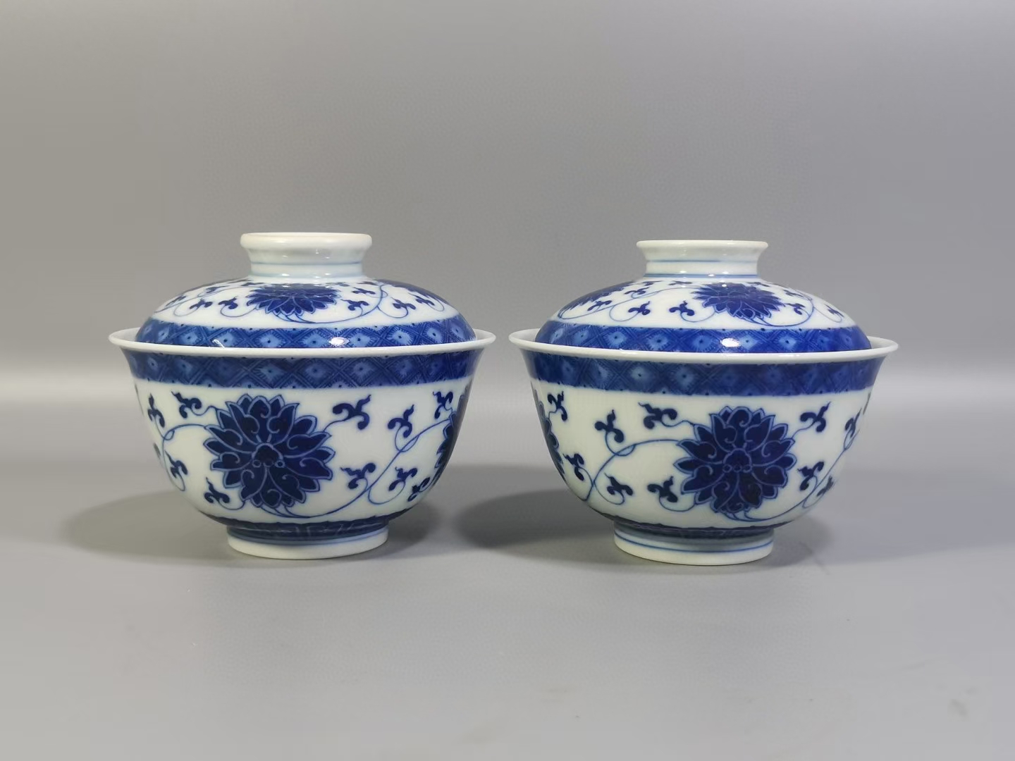 精品收藏 大清光绪年制,青花缠枝莲纹两才盖碗. 尺寸:高度:8.