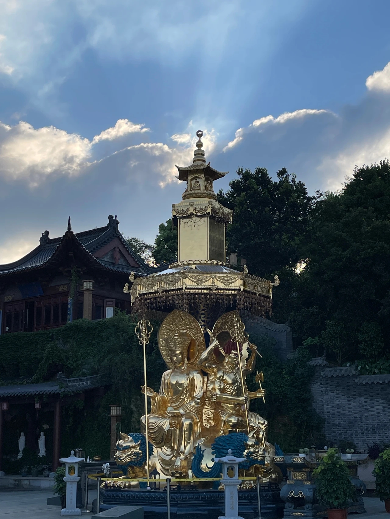 浙江乐清汉济寺 南无地藏菩萨摩诃萨庄严法相  安忍不动犹如大地 静虑