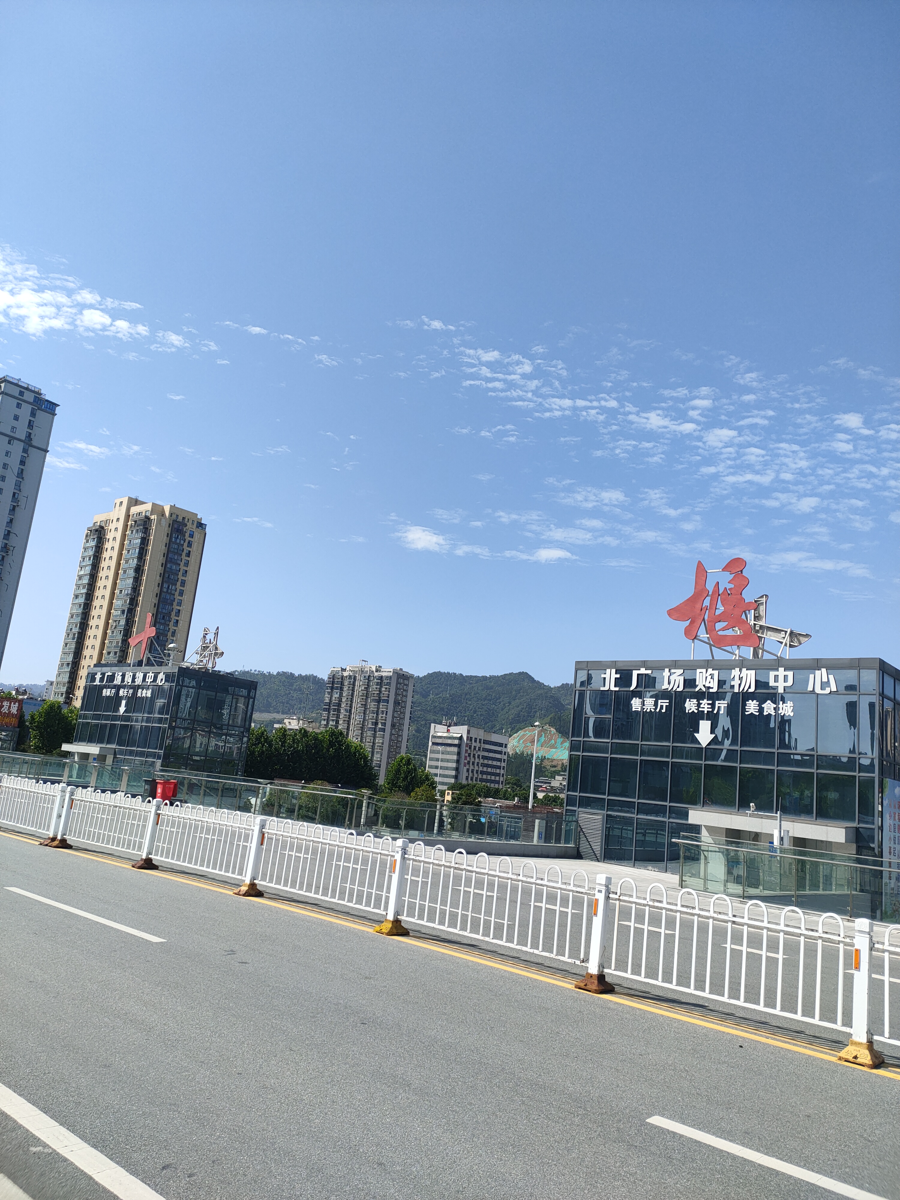 从2023年7月4日晚上来十堰,到2023年7月6日中午离开十堰,在十堰一路