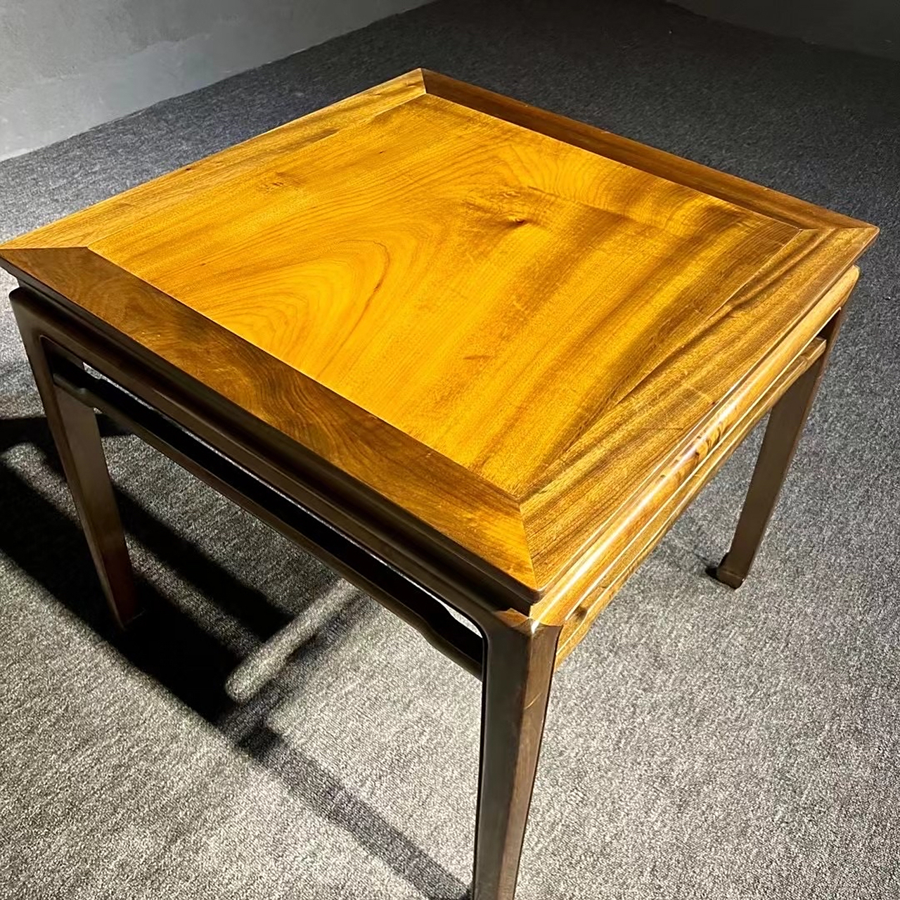 金丝楠乌木独板休闲桌