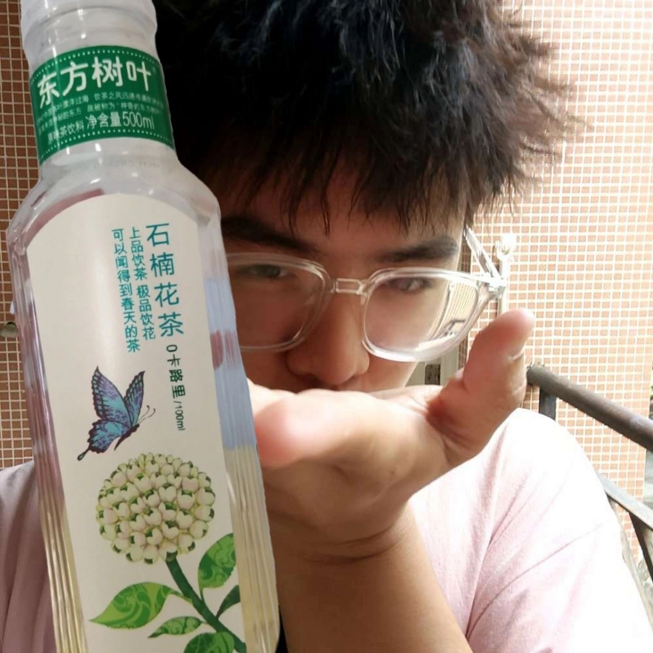 咱就是说,如果真出了石楠花味的茶饮料,那放在整个饮料届可都是炸裂般