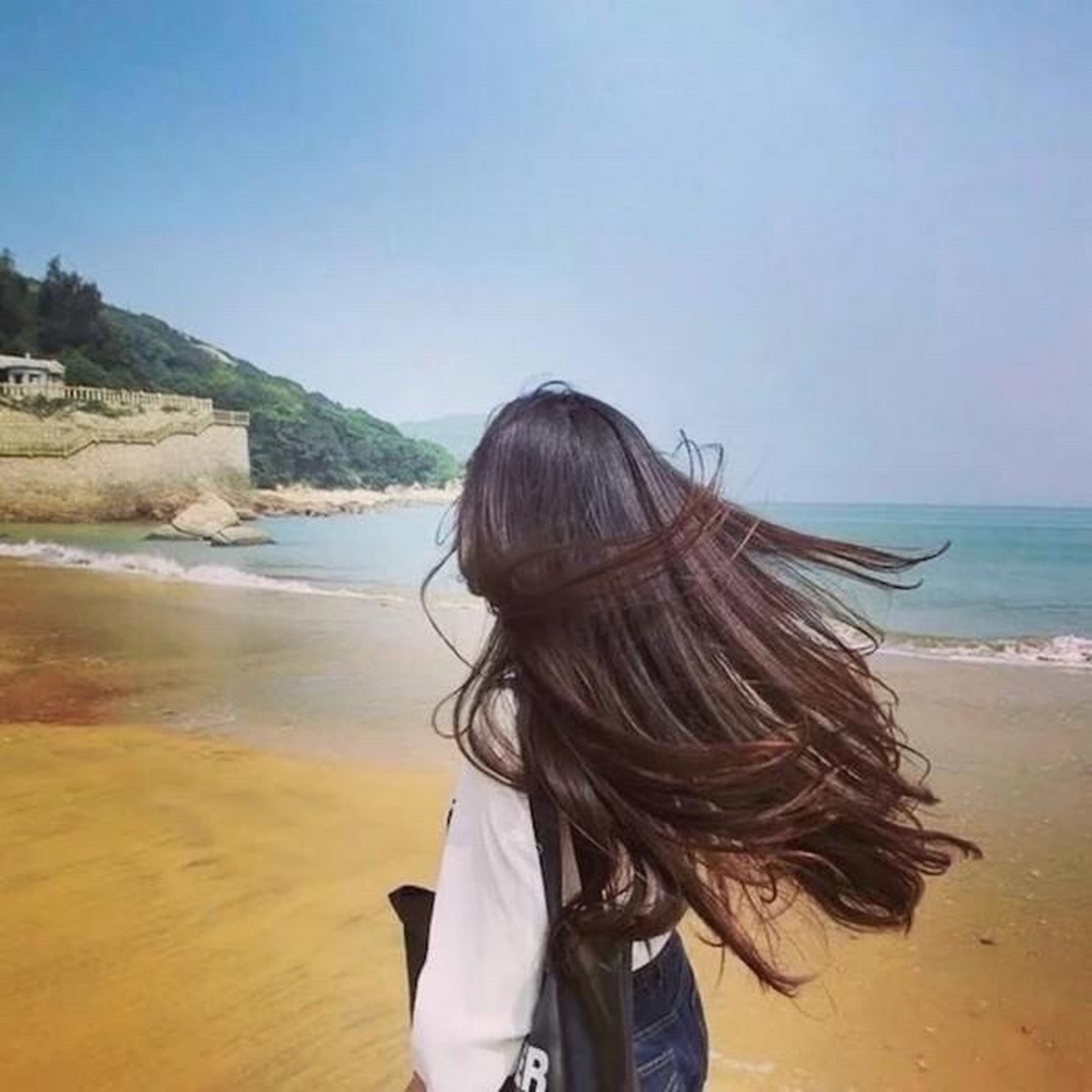 微信里有一个人,我一直想删,却一直舍不得删,想删,是因为我想改变我的