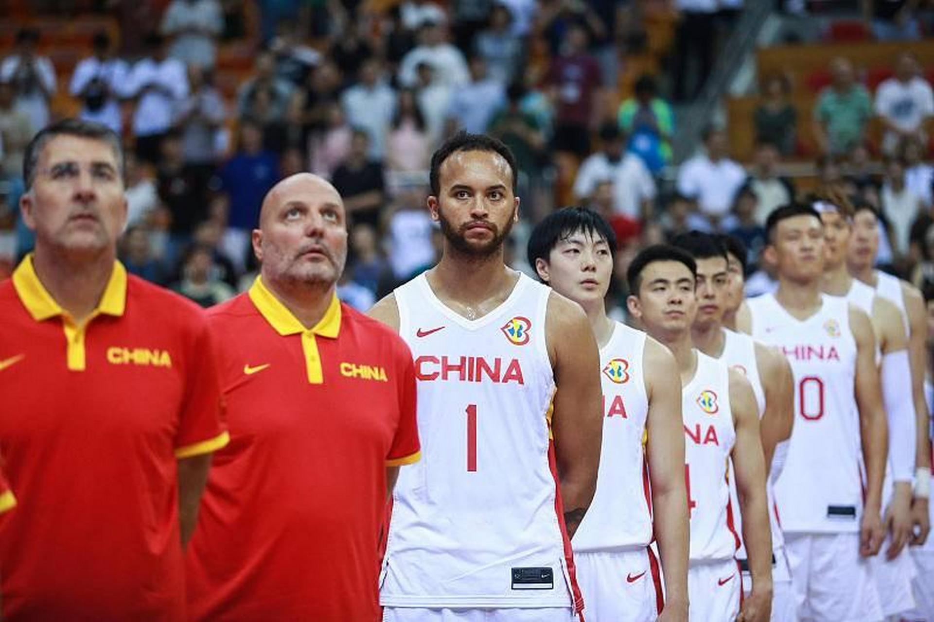 根据fifa男篮世界杯实力榜排名:中国队排在第21位,塞尔维亚