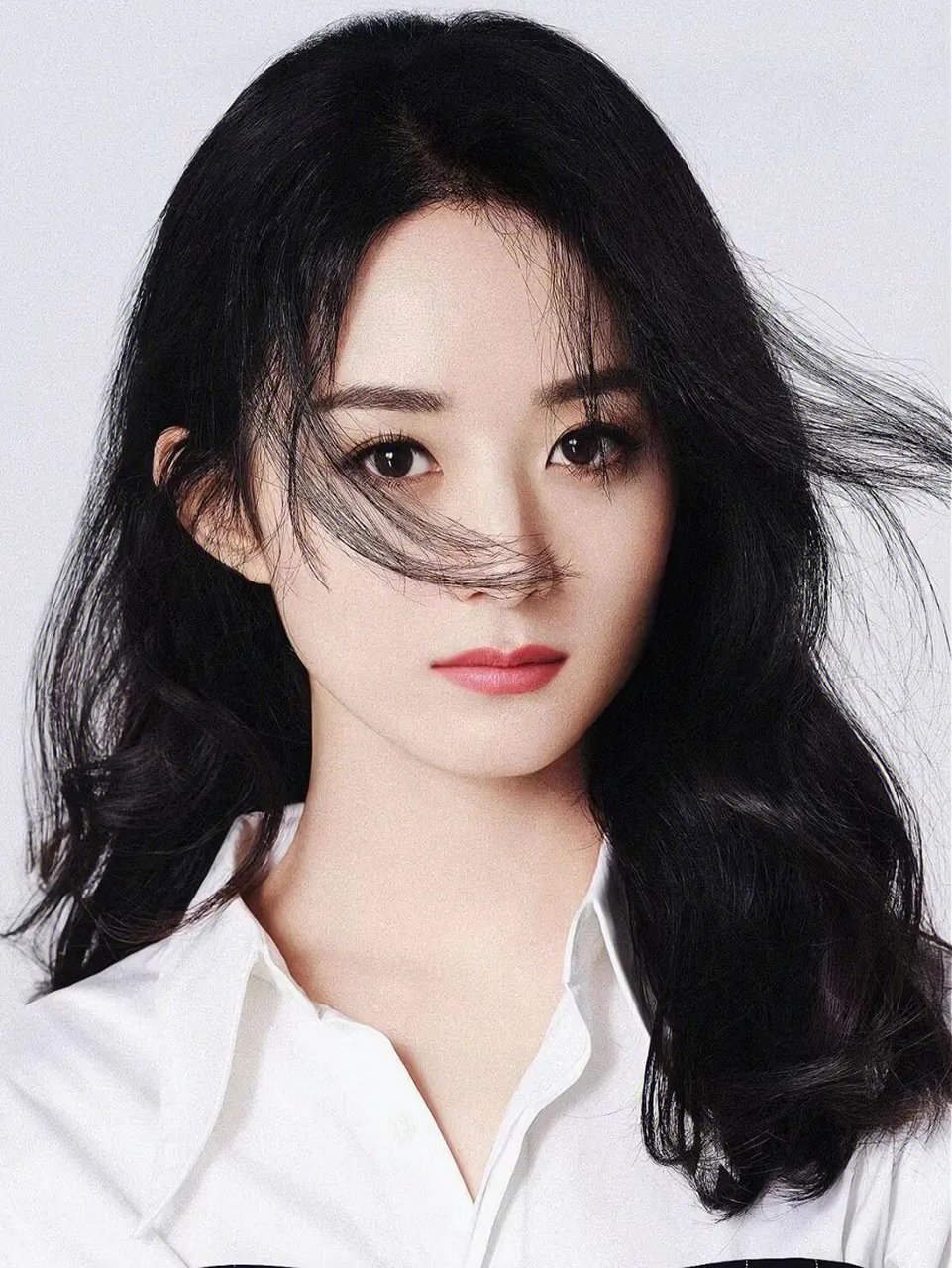 杨洋曾经被网红威胁过,后来他就再也不谈网红了.   2.