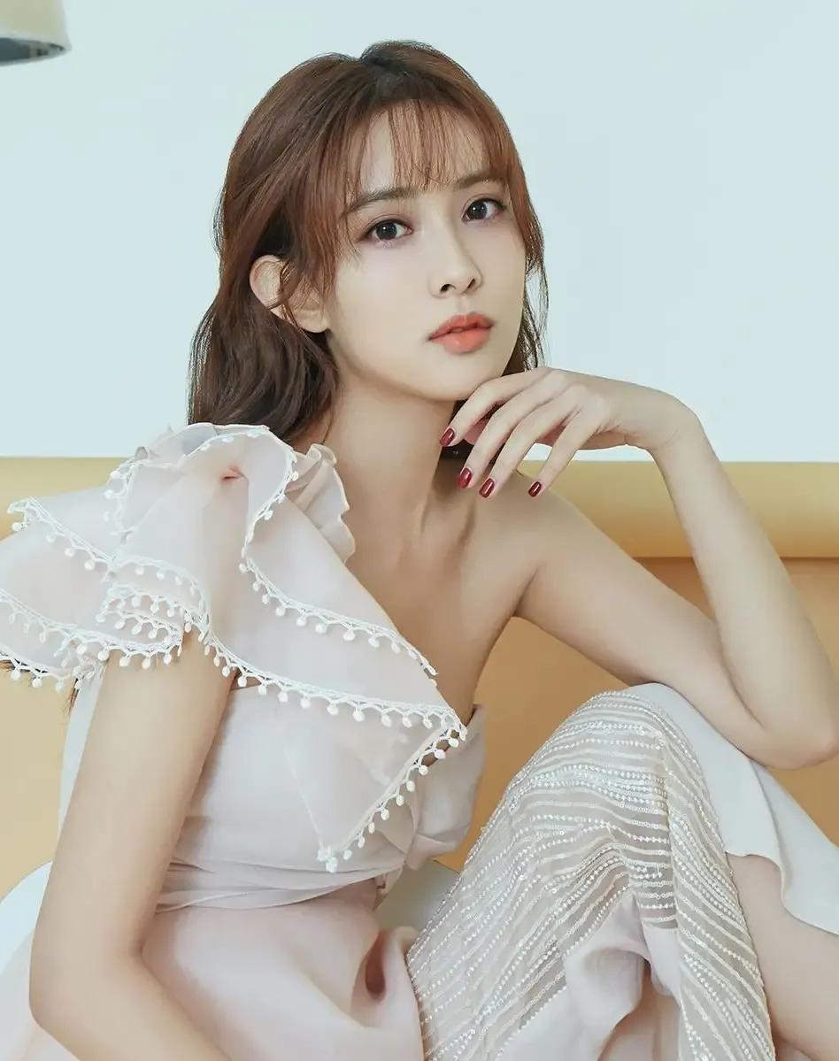 腾讯悬疑剧《龙骨焚箱》 改编自尾鱼同名悬疑小说 出品:腾讯视频 联合