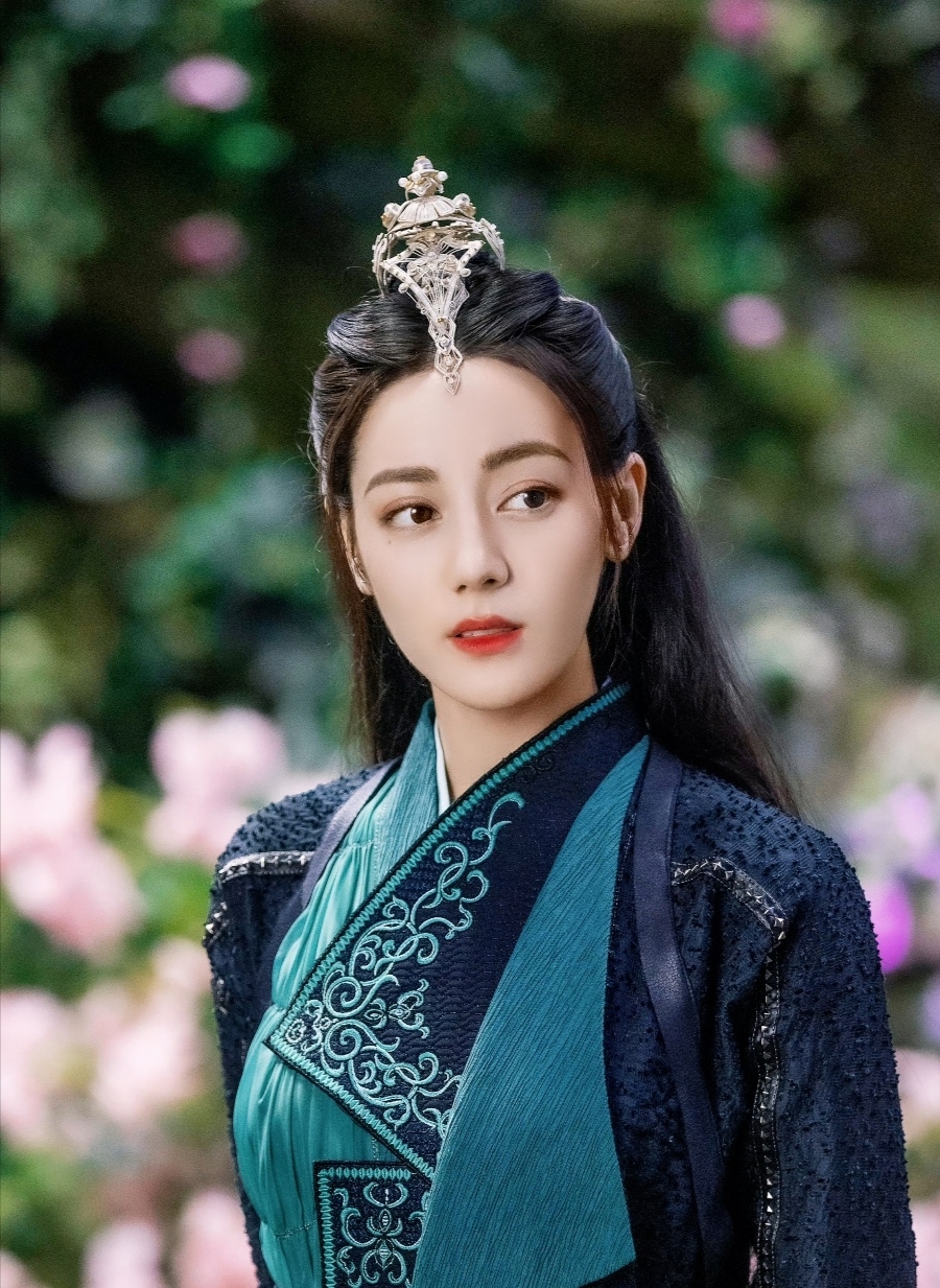 张若昀,赵丽颖《凤霸九天》 2.成毅,白鹿《攻玉》 3.