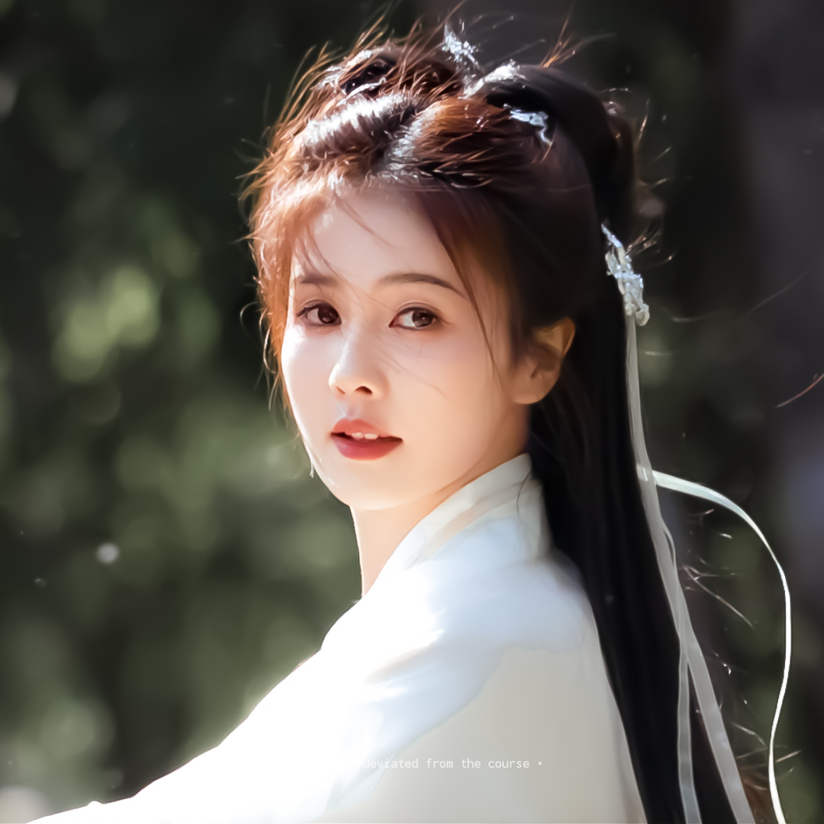 大家觉得白鹿穿汉服好看吗?