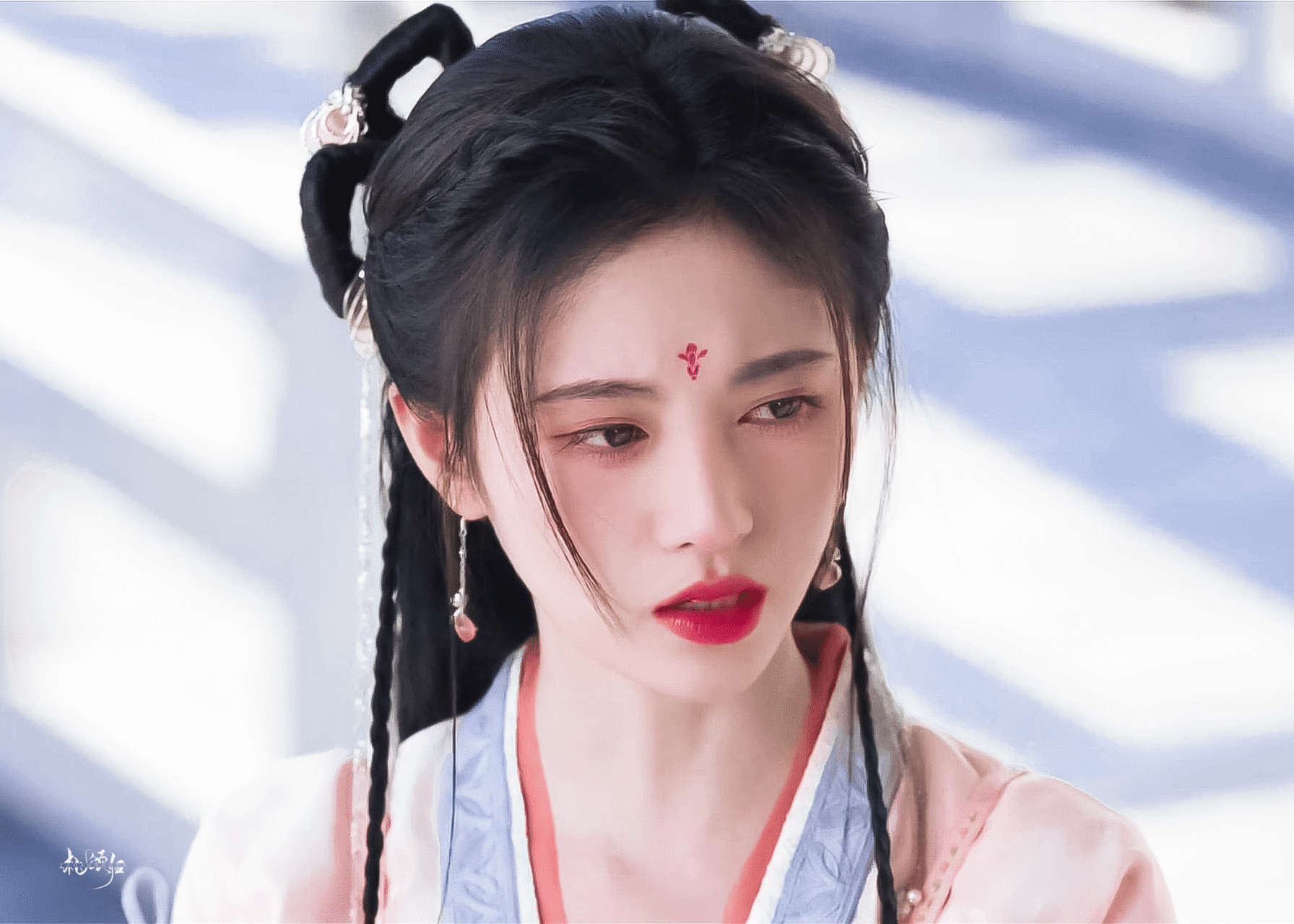 爱奇艺s级仙侠剧《白泽令》组讯 主演:鞠婧祎,侯明昊 导演:郭敬明(云