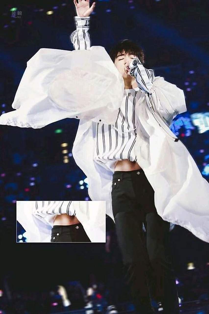 王俊凯的腹肌[色][色][色]