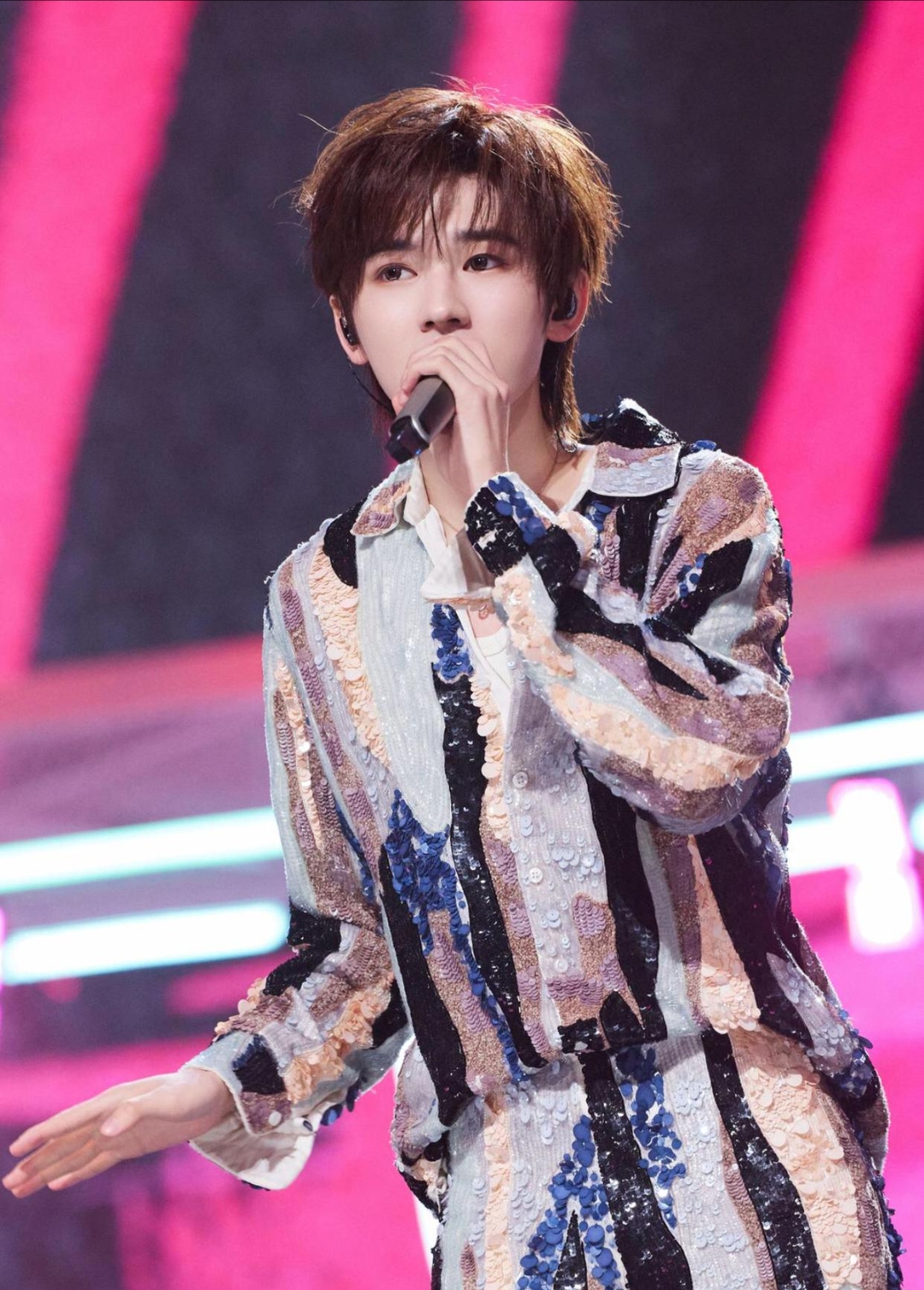 希望我的小宋2024未来可期呀!#时代少年团# #宋亚轩