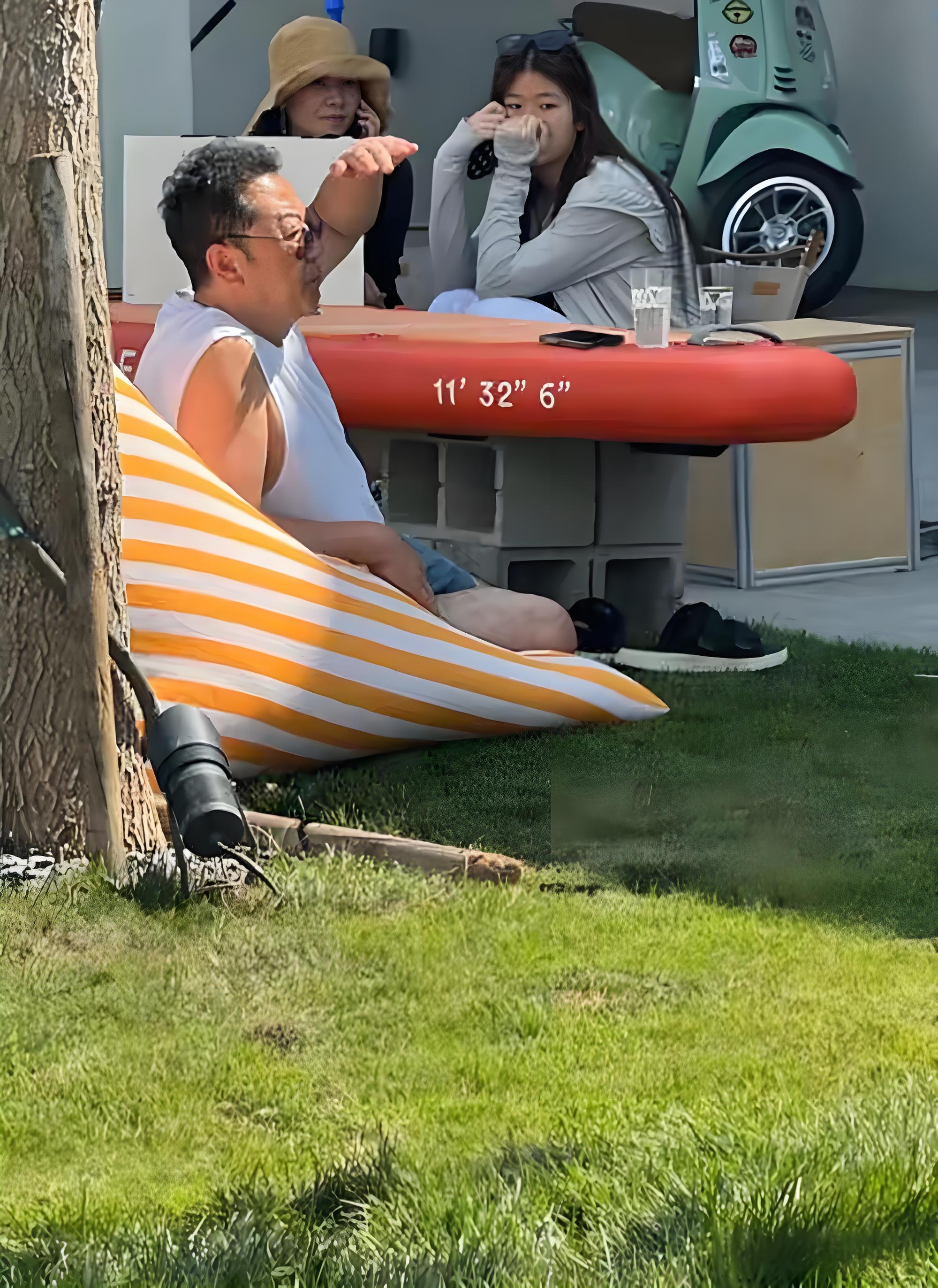 18岁石头窜到1米9像黄景瑜?郭涛老婆穿瑜伽裤被骂"五五分"!