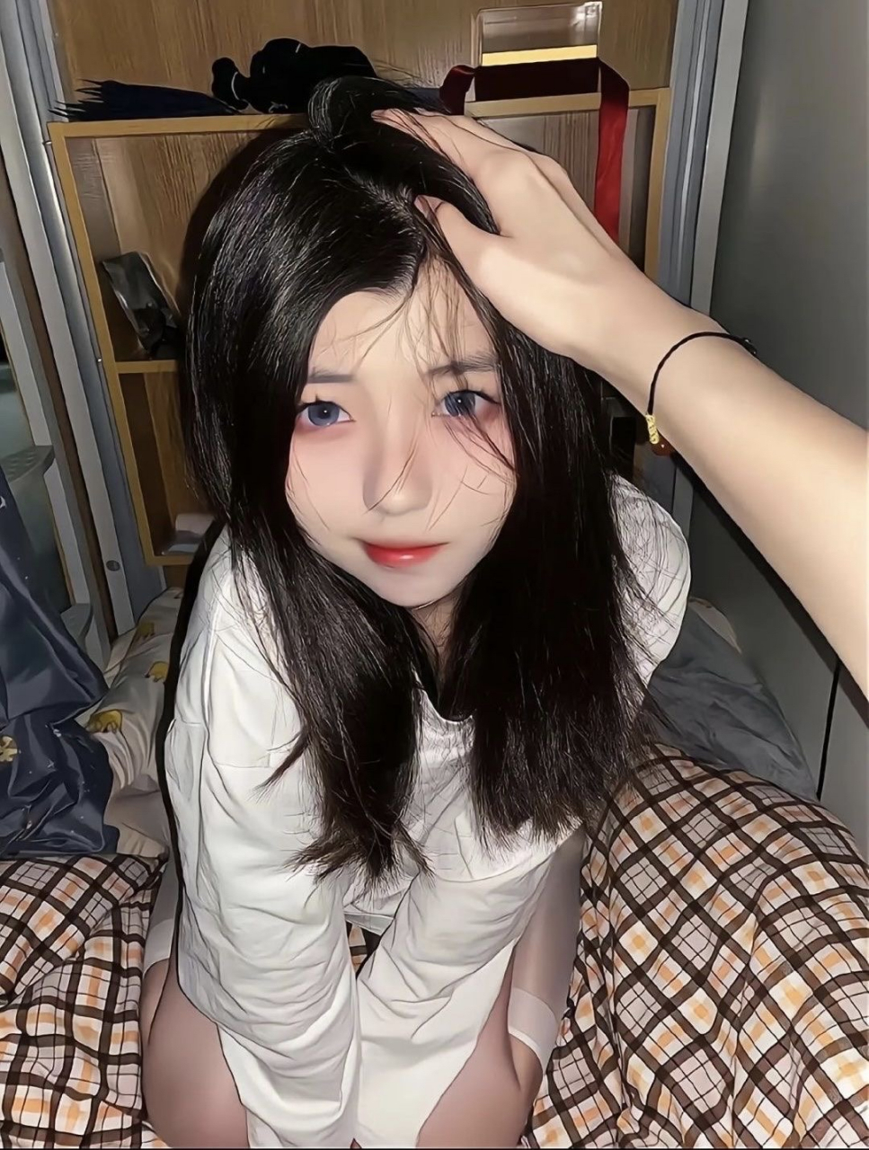 可爱女友[三哈]#美女# #丝袜