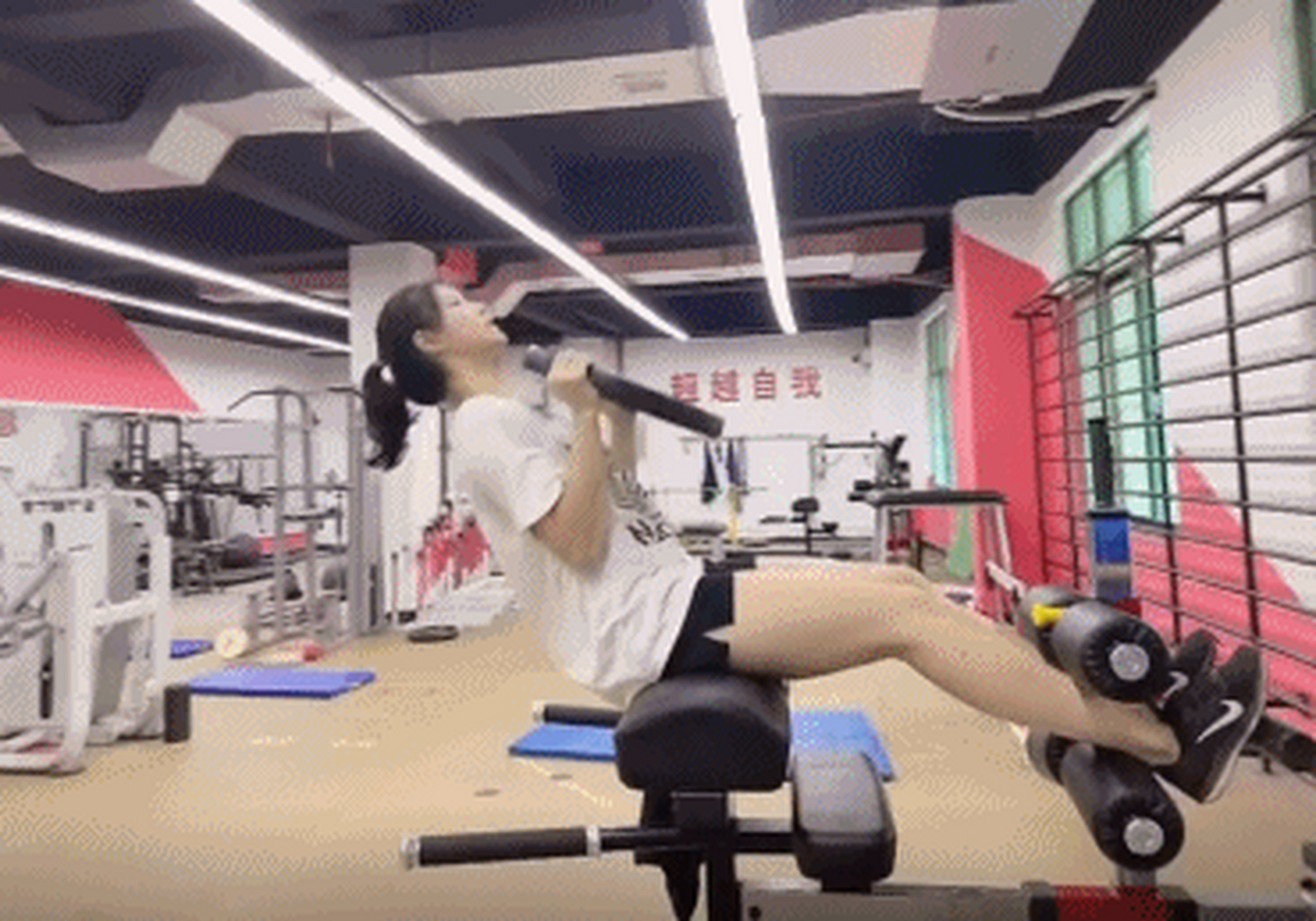 1m/s的情况下,夏思凝以13秒25的优异成绩夺得冠军.