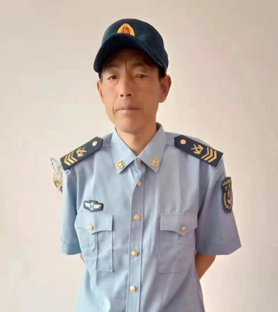 空军十二飞行学院三级军士长