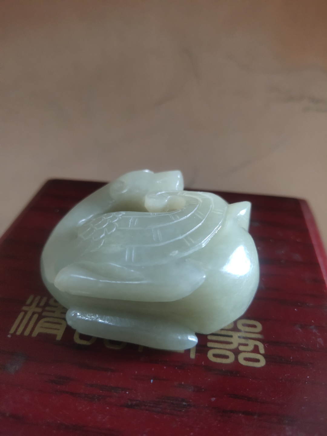 清代和田玉镂空雕回首鹅,玉油潤滑脂,品相完美,是一件清代玉雕作品!