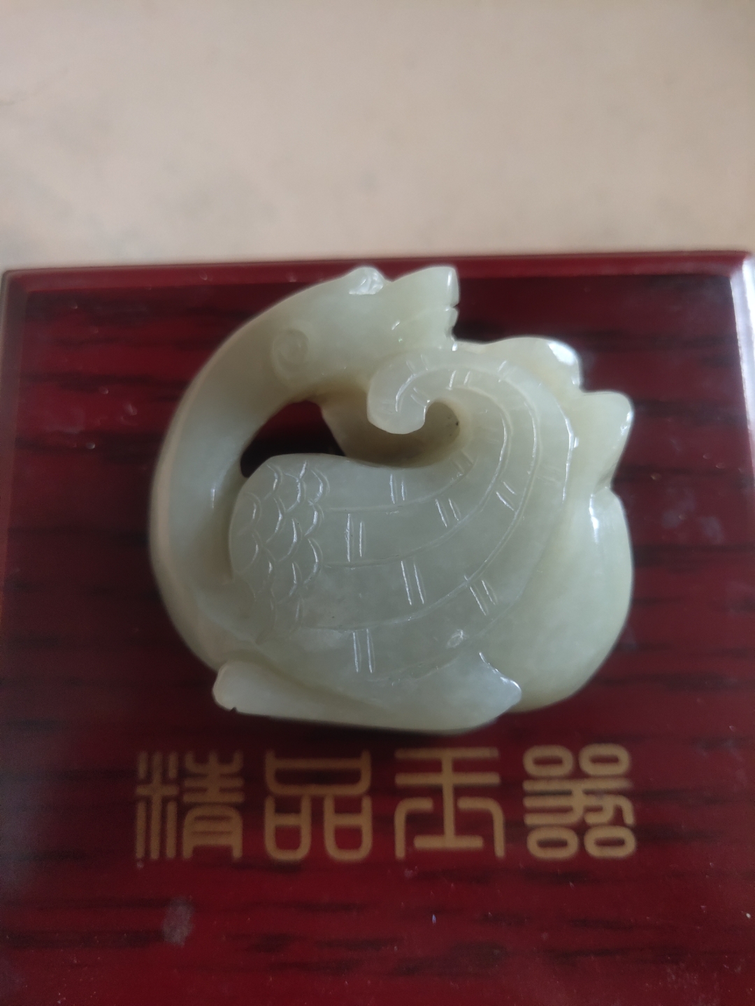 清代,,和田青白玉镂空雕琢的回首鹅,此玉鹅纯手工雕作,品相完美,雕刻