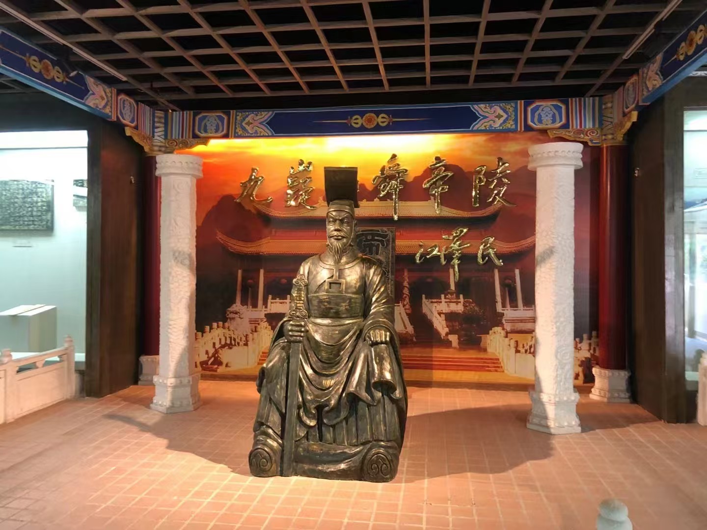 苍梧最早是楚郡,屈原被流放时到过苍梧