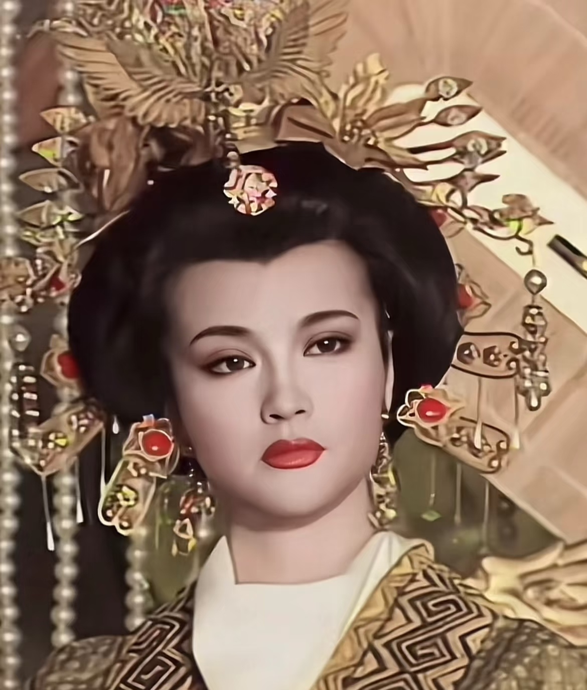 只要自身条件跟得上就行了呗,比如刘晓庆演武媚娘时候都40了还是很