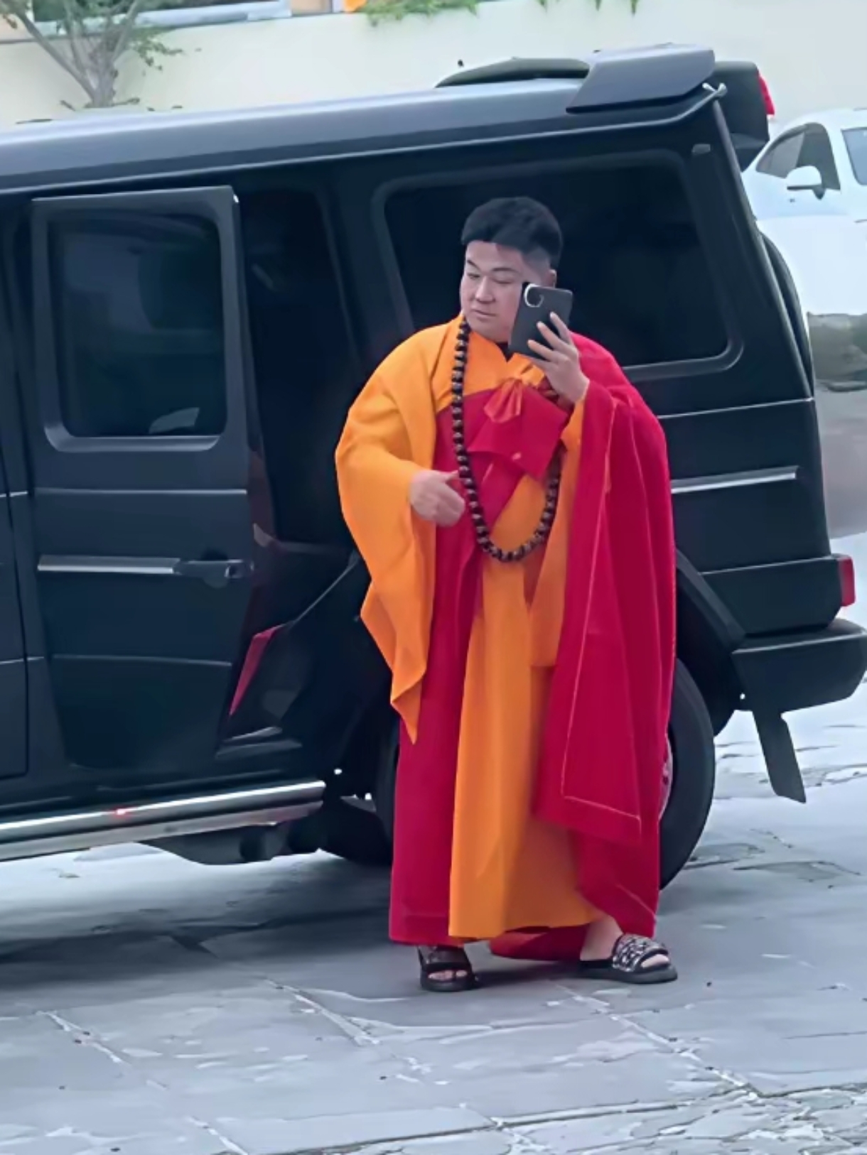 今年"五一"突然回家探亲,简直让我对他刮目相看了